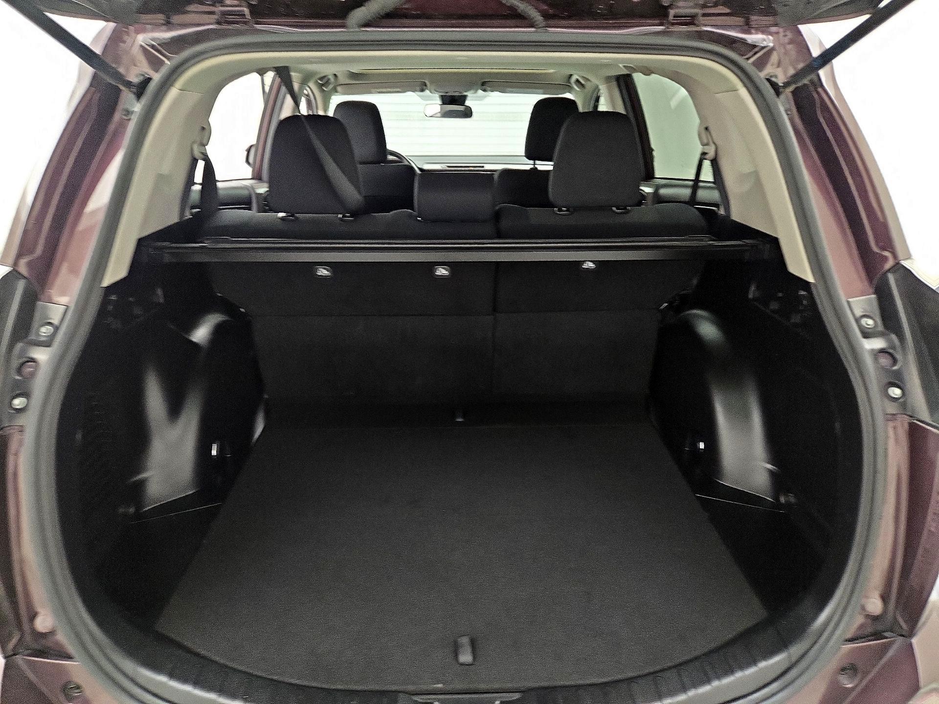 Thumbnail: 2018 Toyota RAV4 - 18