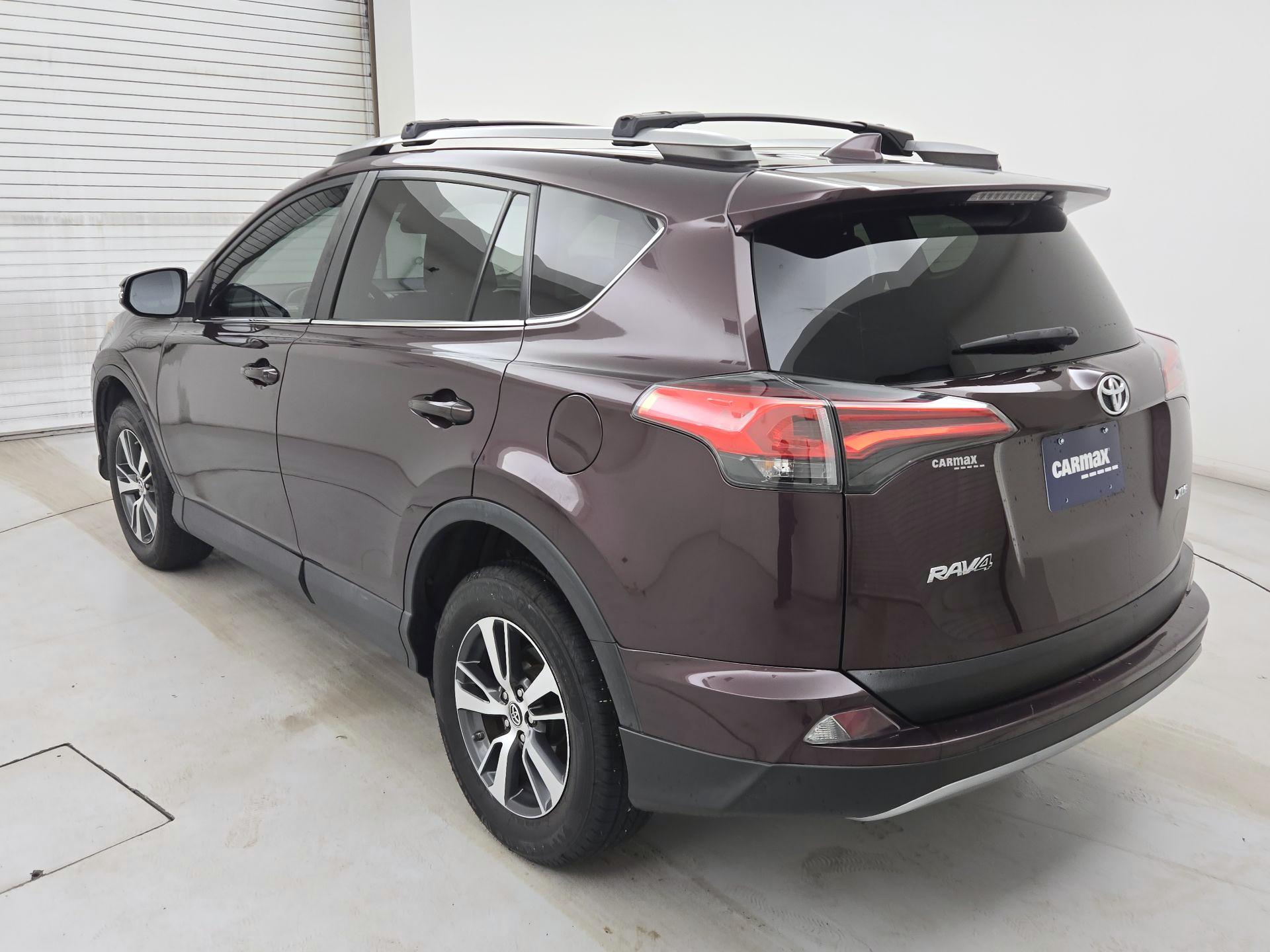 Thumbnail: 2018 Toyota RAV4 - 7
