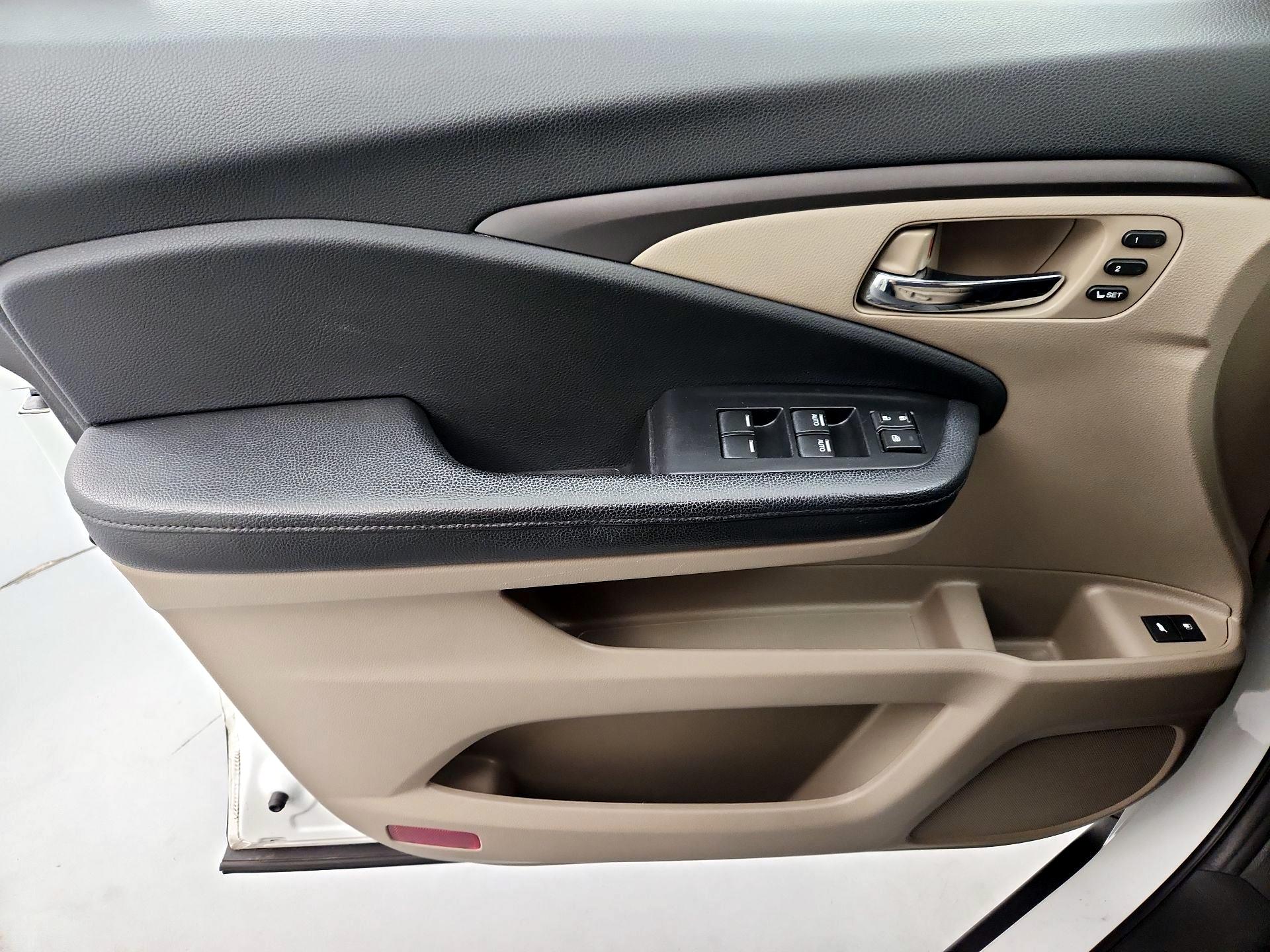 Thumbnail: 2020 Honda Pilot - 12