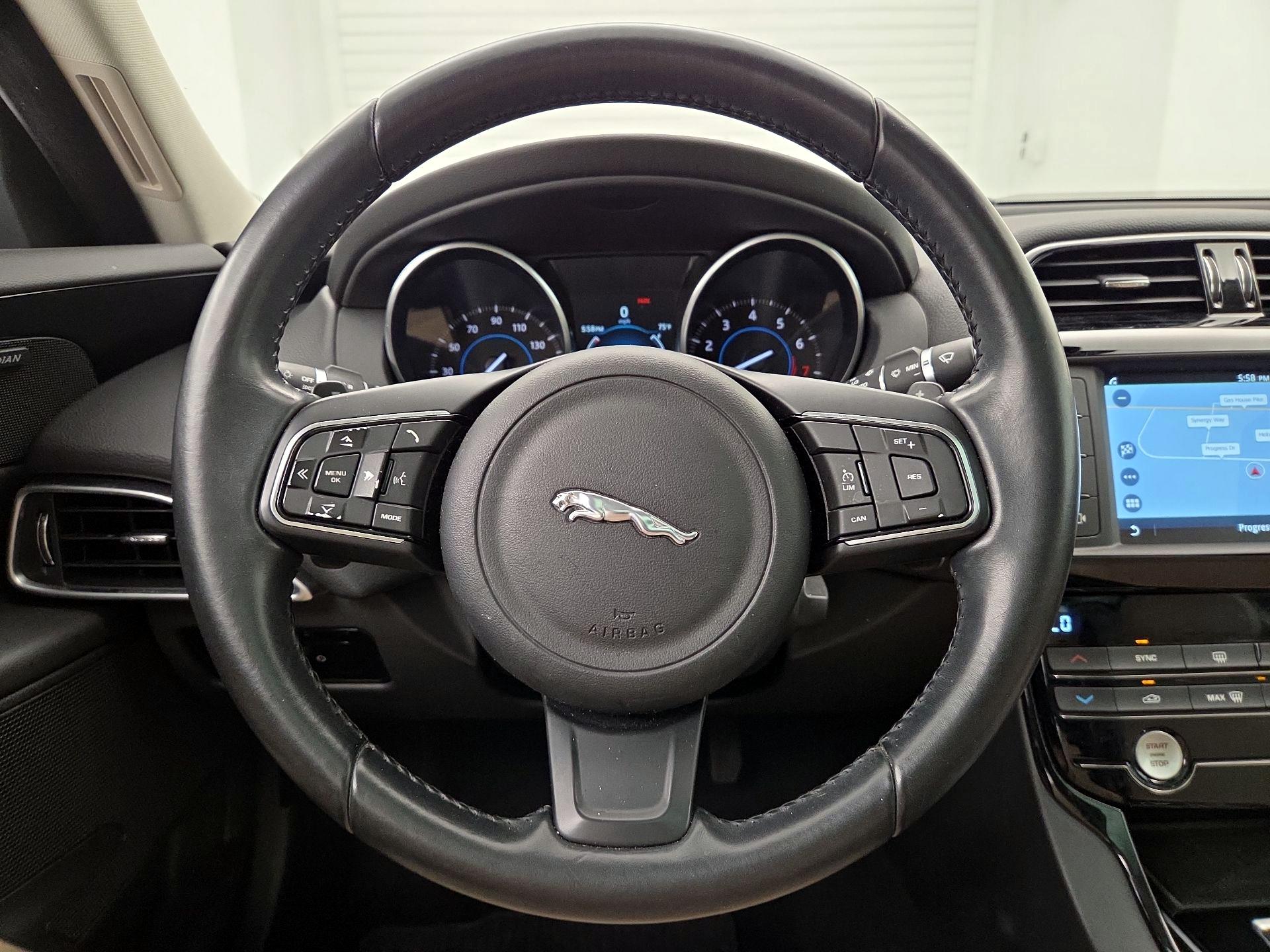Thumbnail: 2017 Jaguar XE - 10