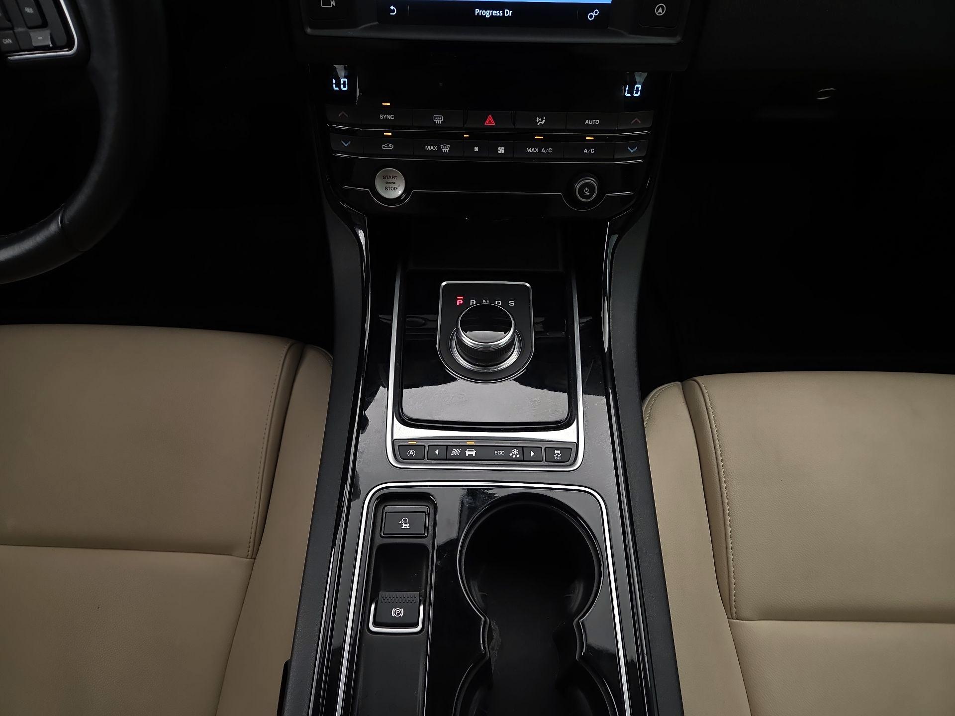 Thumbnail: 2017 Jaguar XE - 18