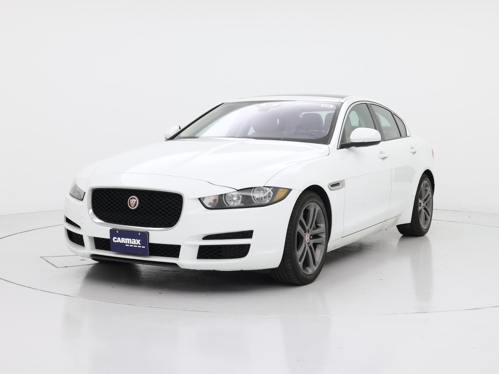 2017 Jaguar XE Premium - Photo 5