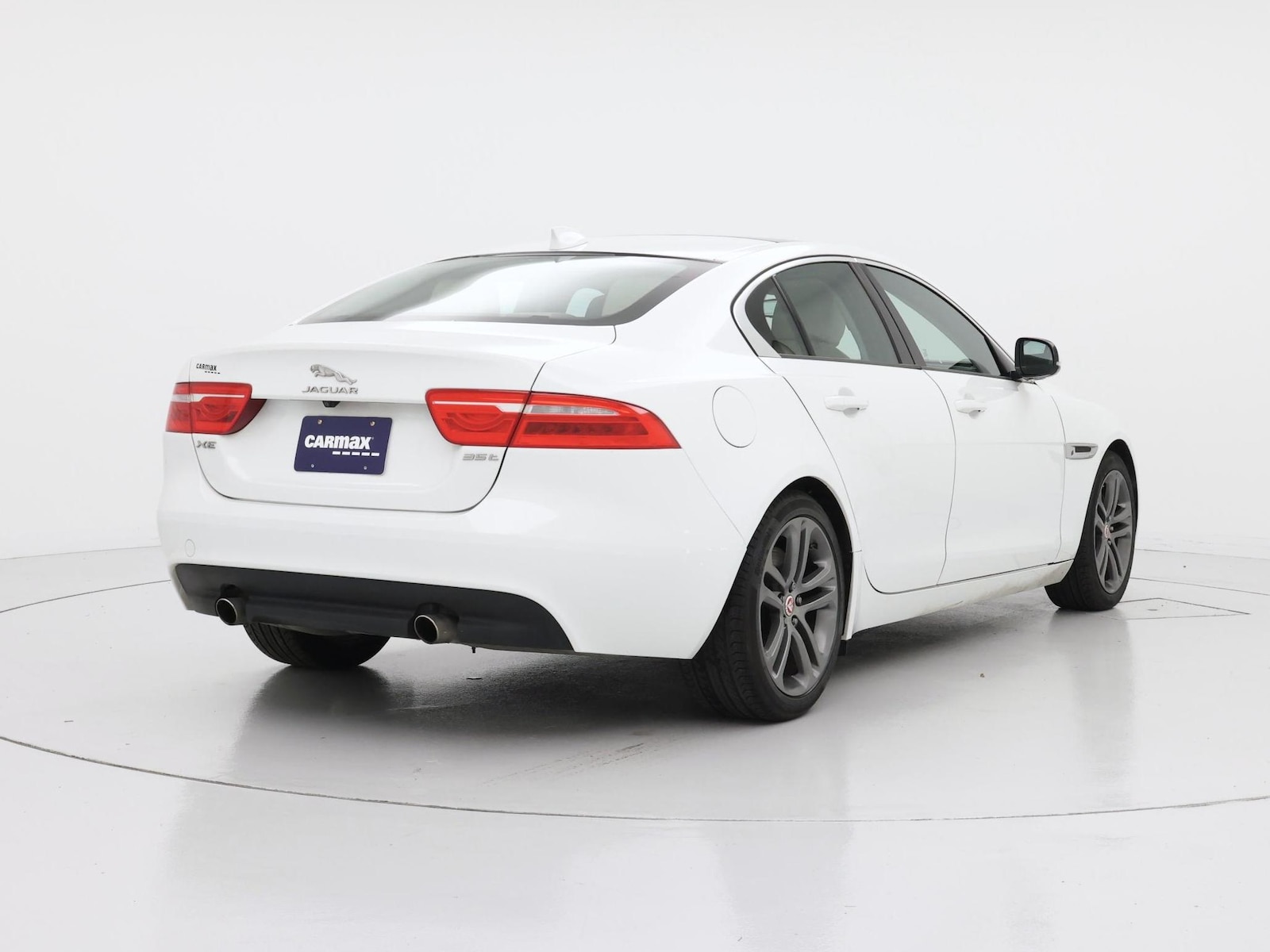 2017 Jaguar XE Premium - Photo 9