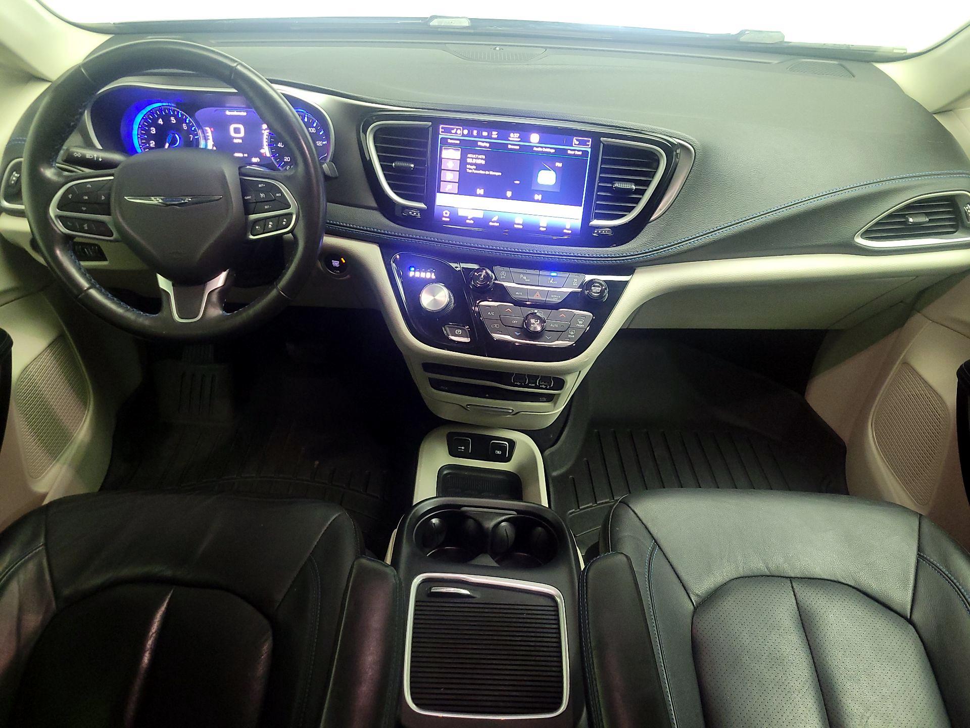 Thumbnail: 2021 Chrysler Pacifica - 9