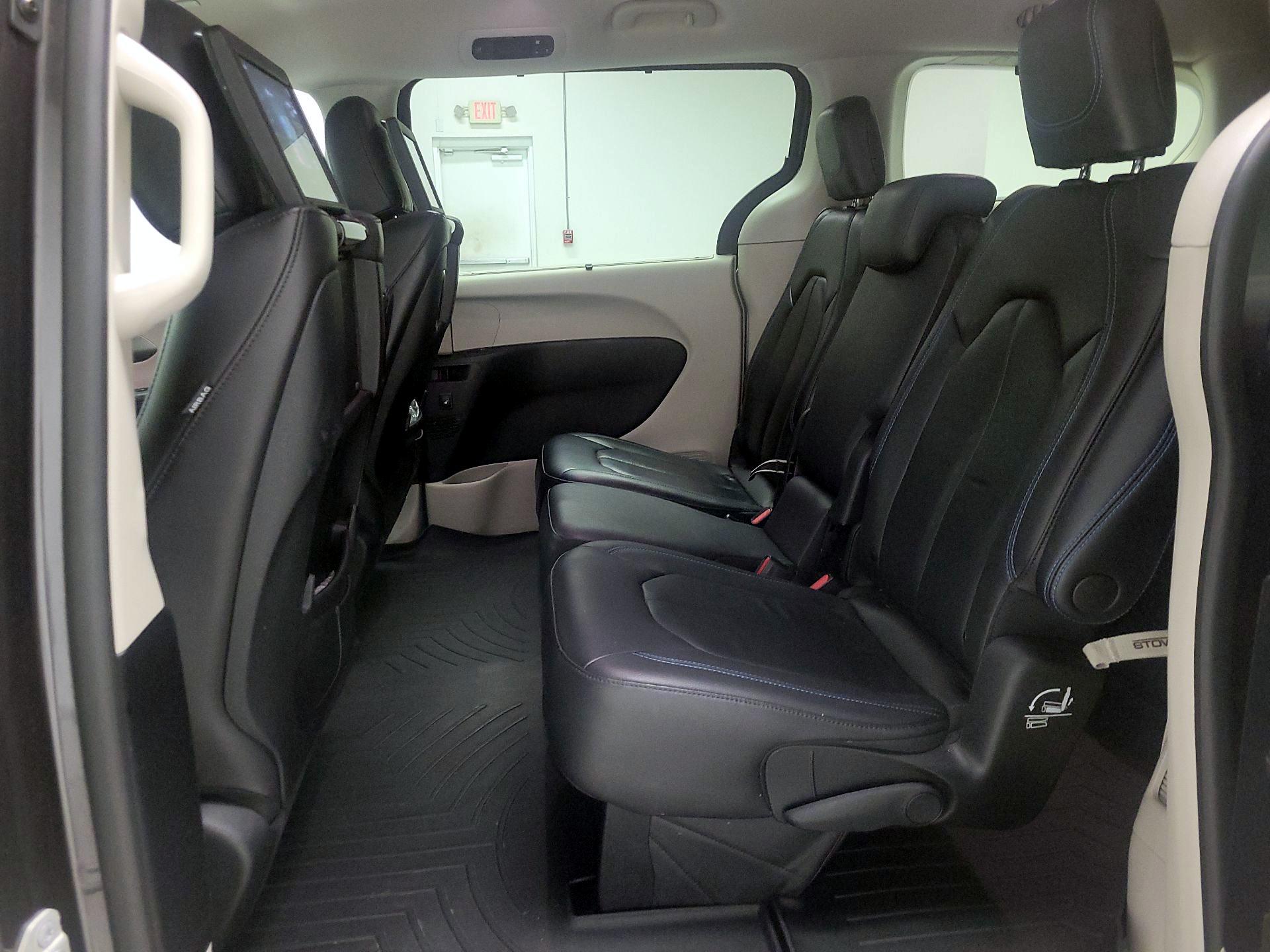 Thumbnail: 2021 Chrysler Pacifica - 19