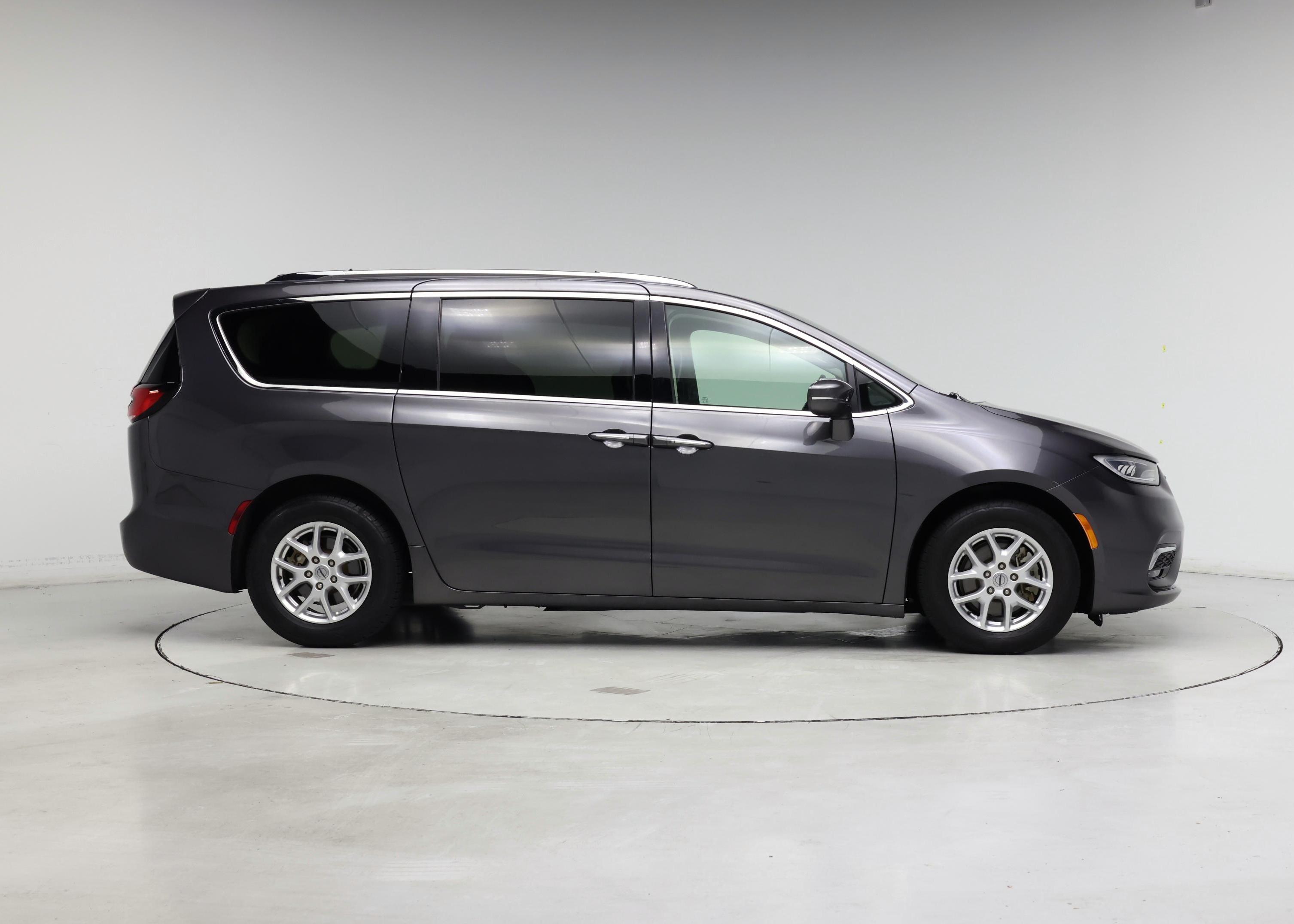 Thumbnail: 2021 Chrysler Pacifica - 7