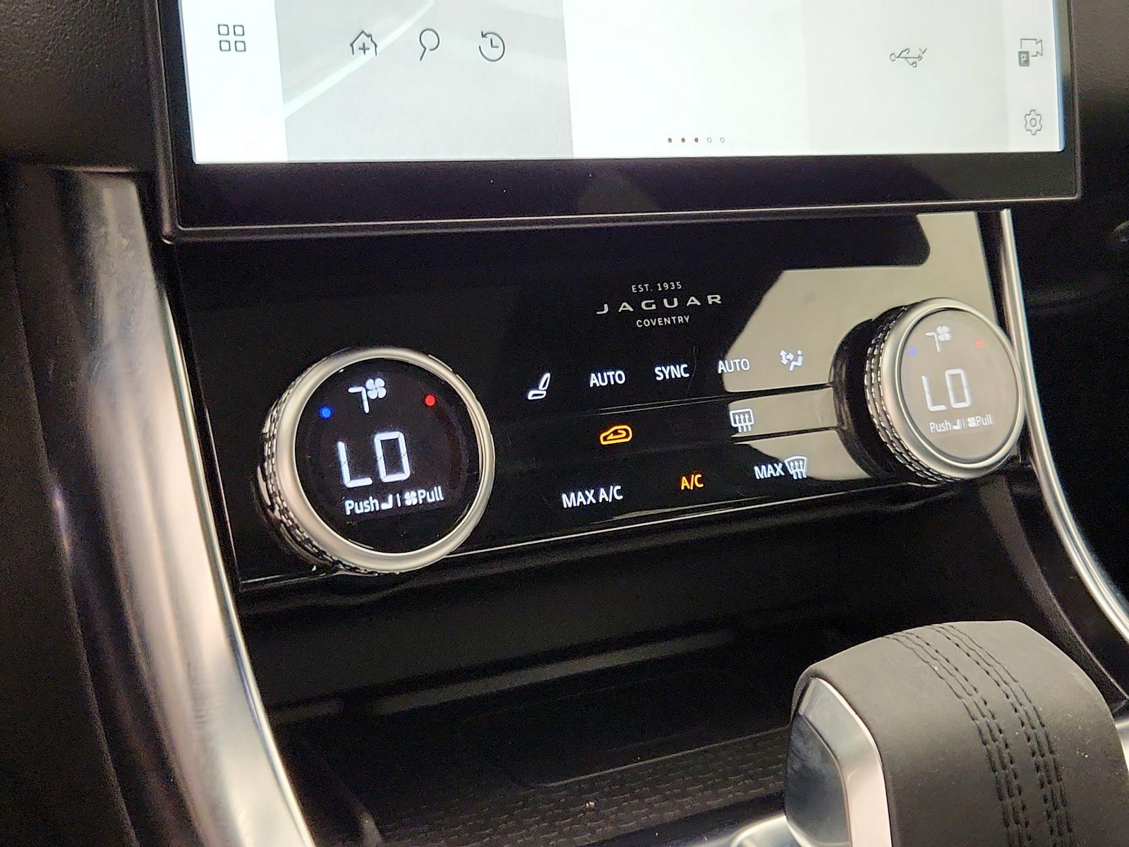 2024 Jaguar XF R-Dynamic SE - Photo 18