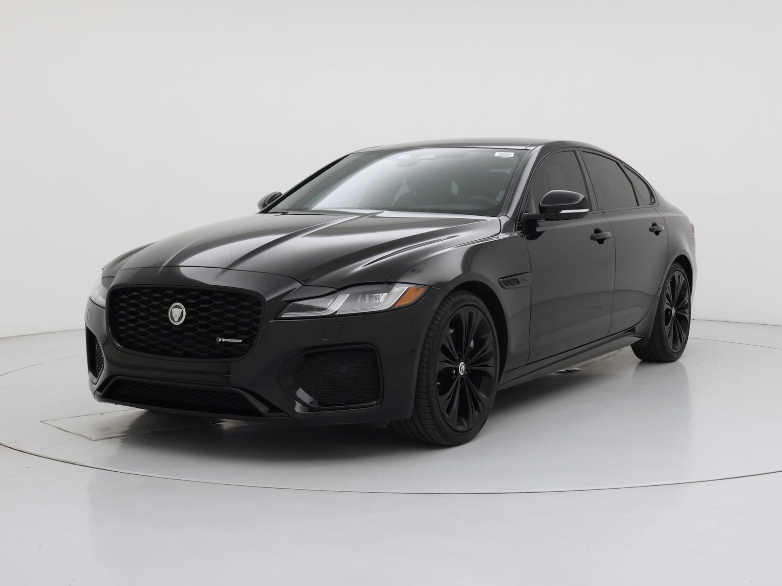 2024 Jaguar XF R-Dynamic SE - Photo 5