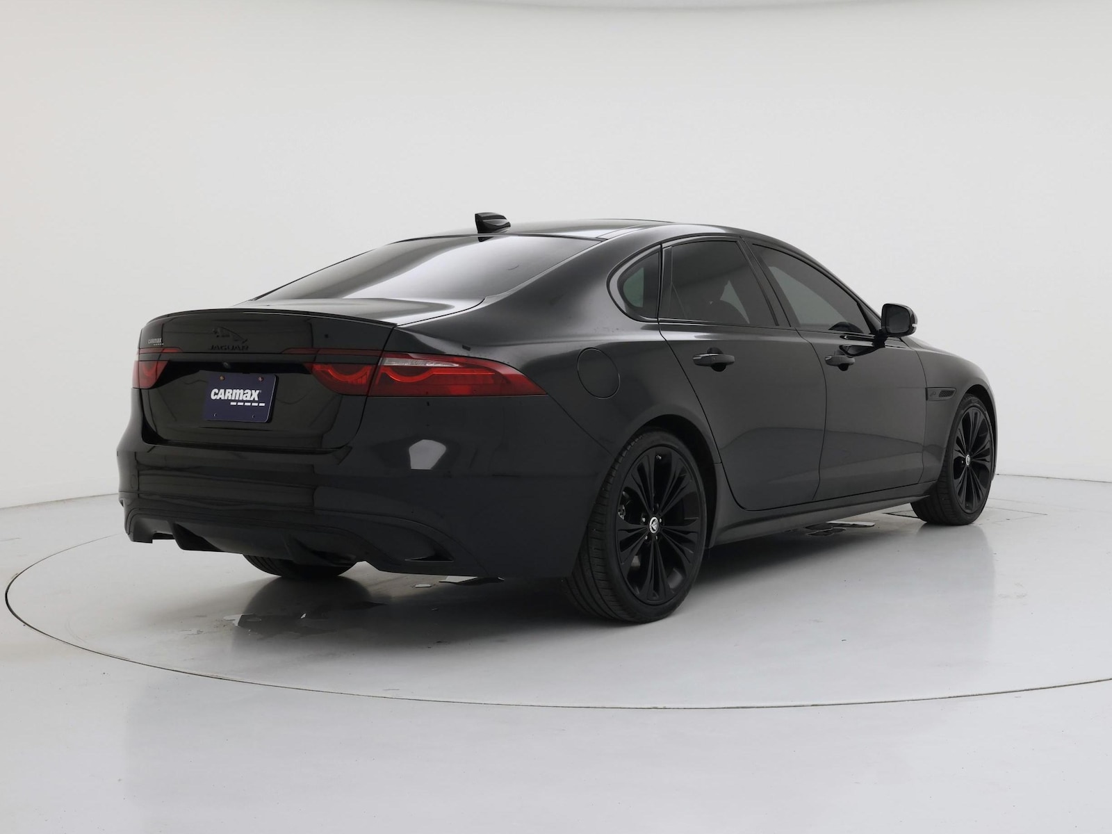 2024 Jaguar XF R-Dynamic SE - Photo 9