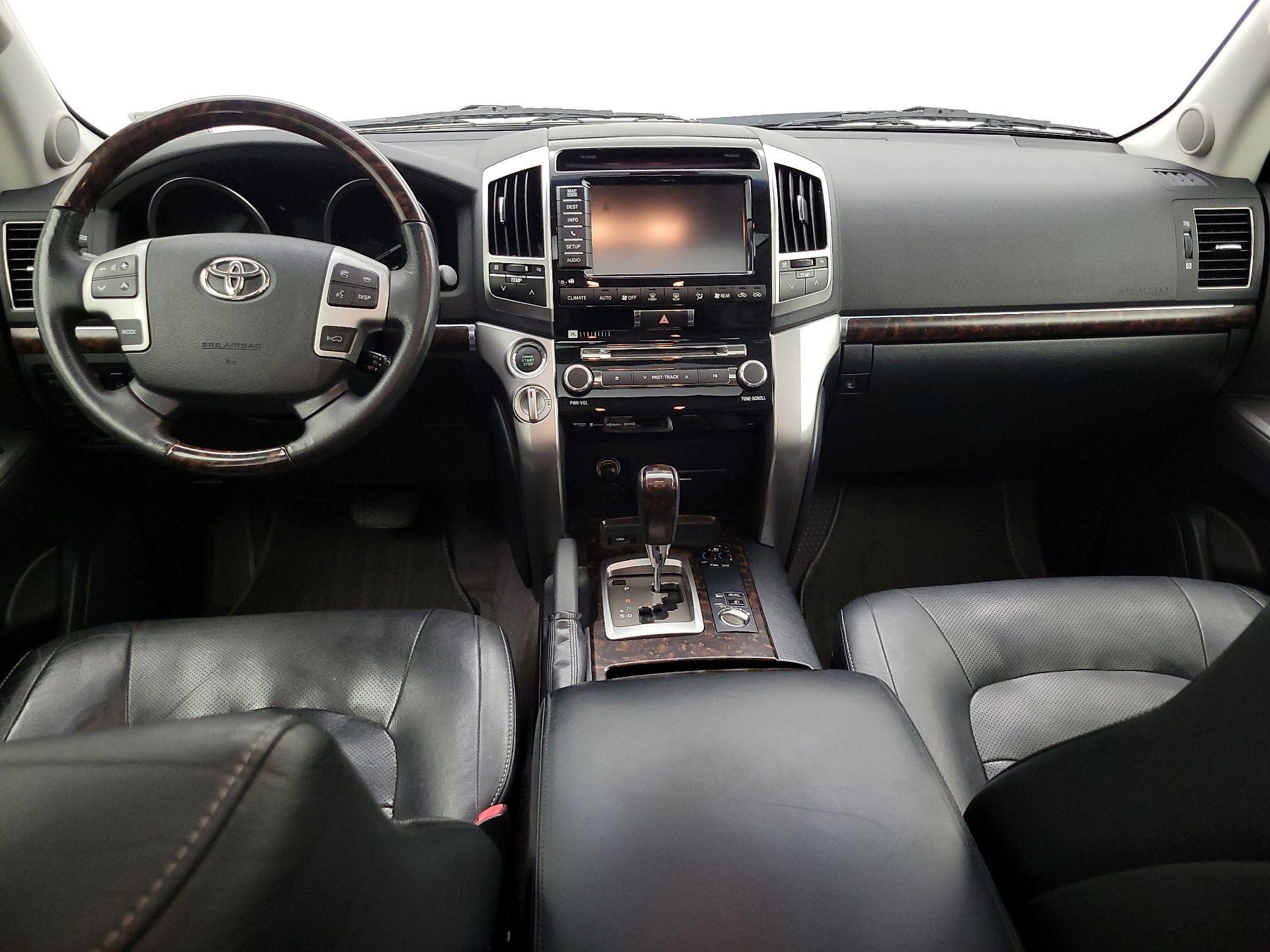 Thumbnail: 2015 Toyota Land Cruiser - 9