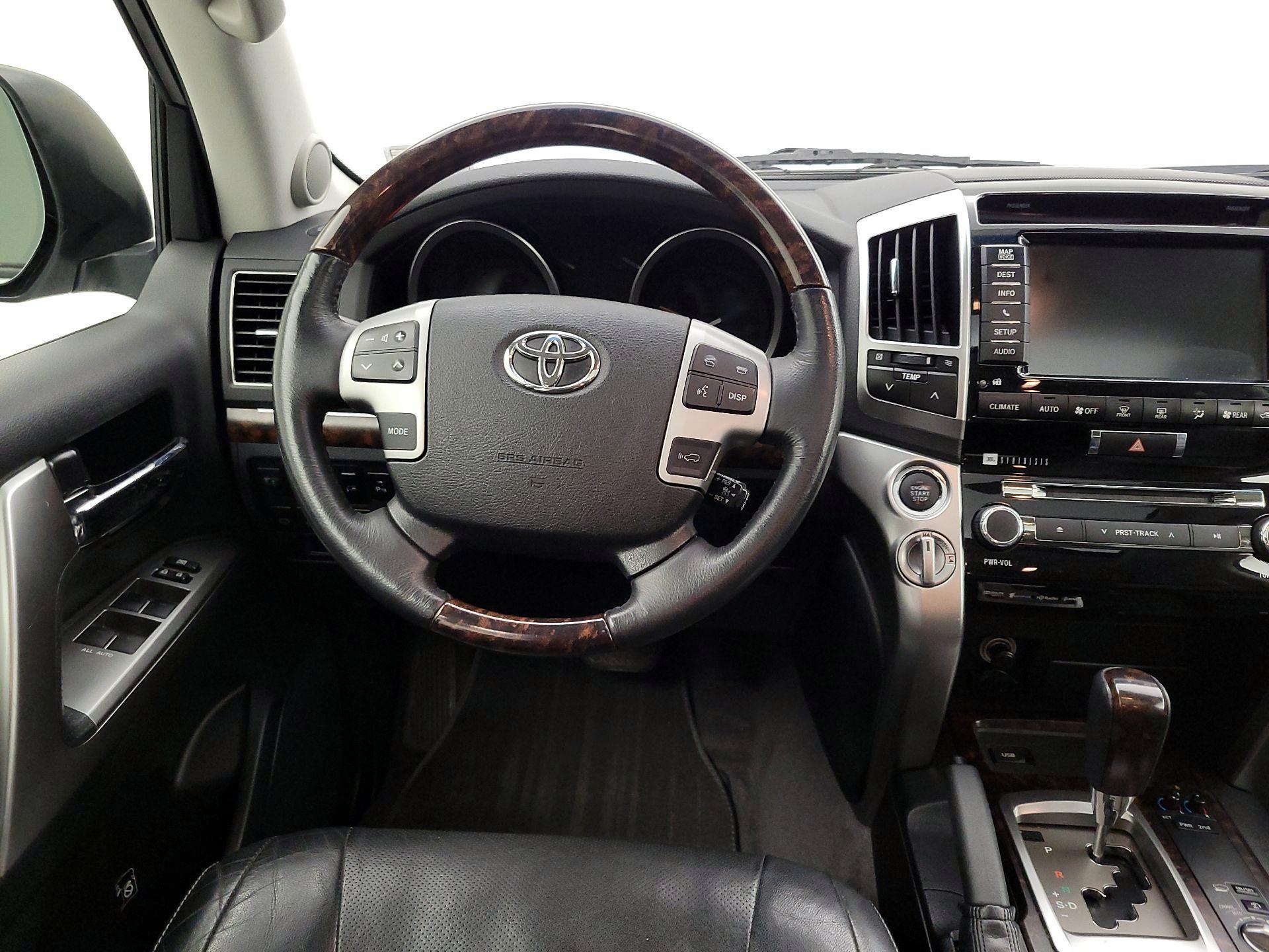 Thumbnail: 2015 Toyota Land Cruiser - 10