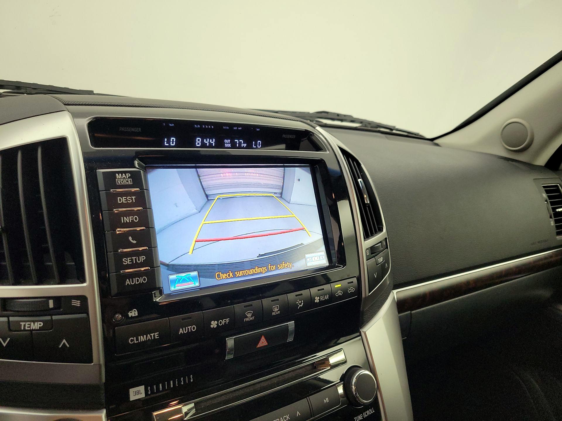 Thumbnail: 2015 Toyota Land Cruiser - 14
