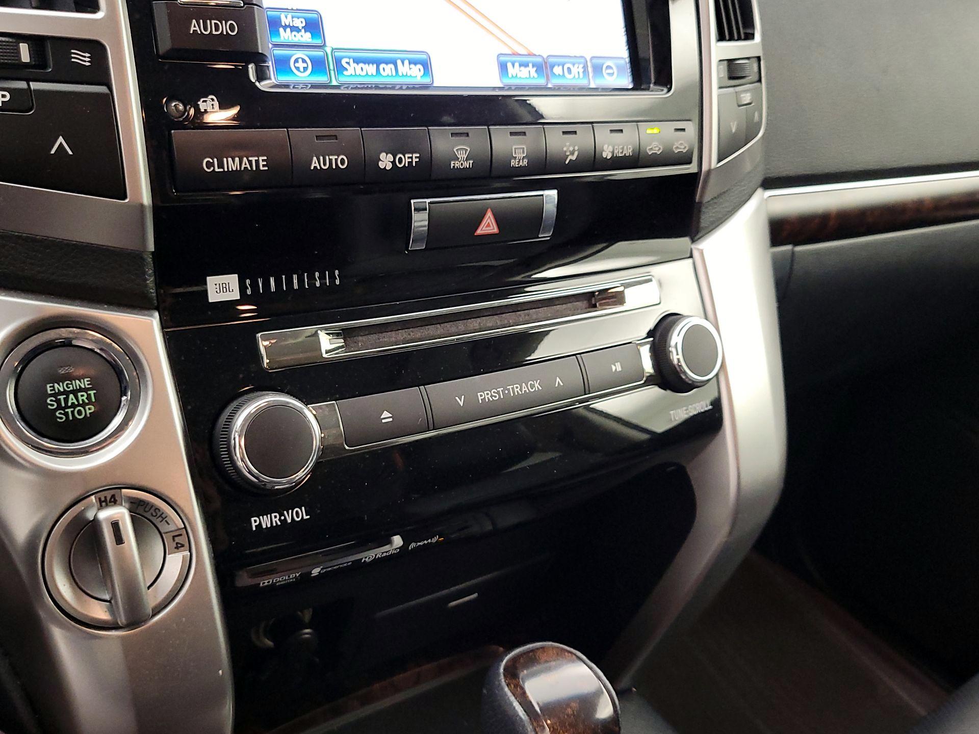 Thumbnail: 2015 Toyota Land Cruiser - 16
