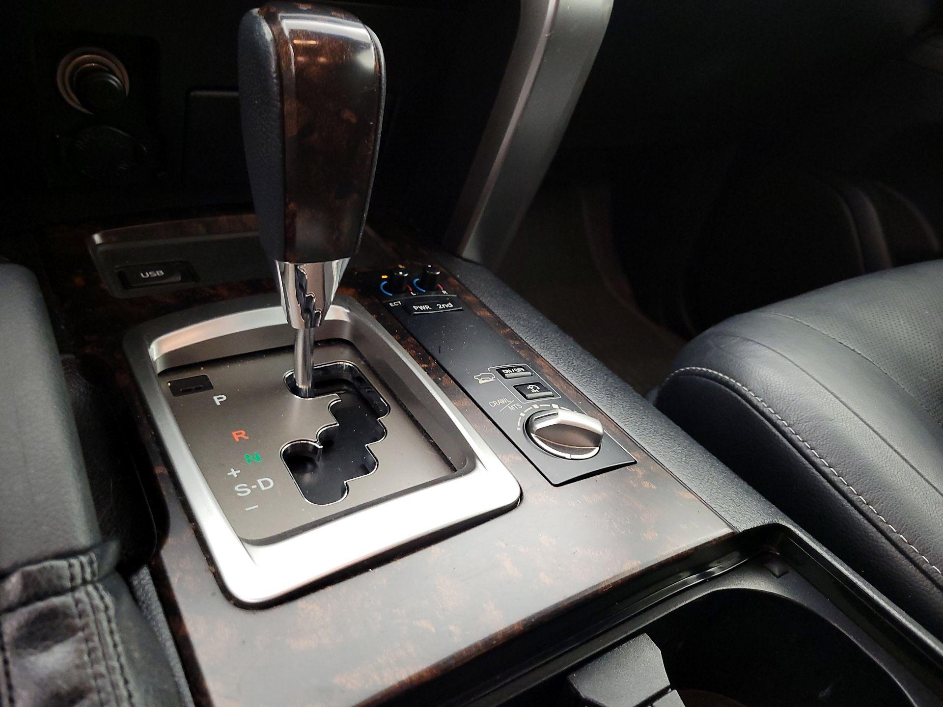 Thumbnail: 2015 Toyota Land Cruiser - 17
