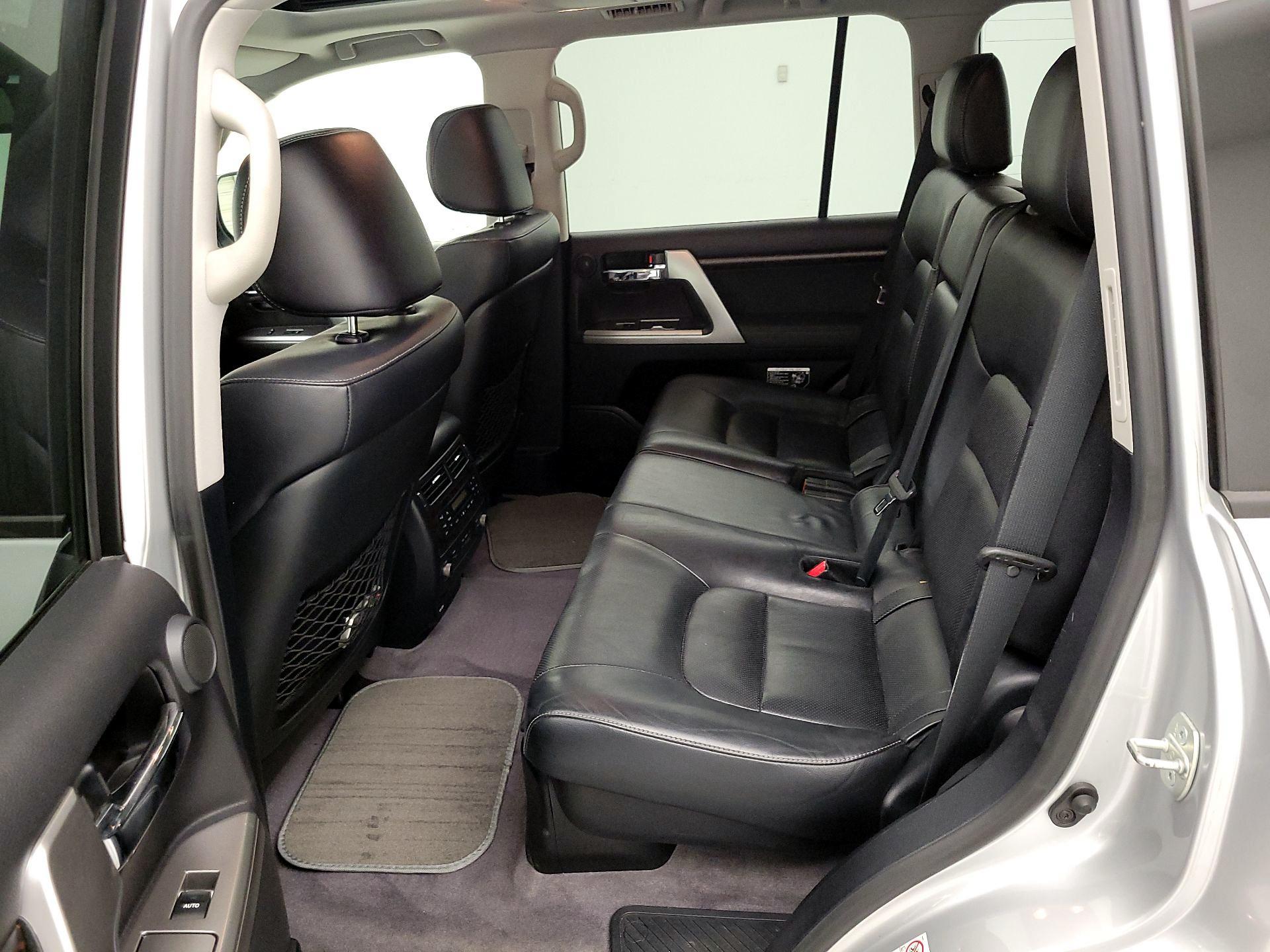 Thumbnail: 2015 Toyota Land Cruiser - 19