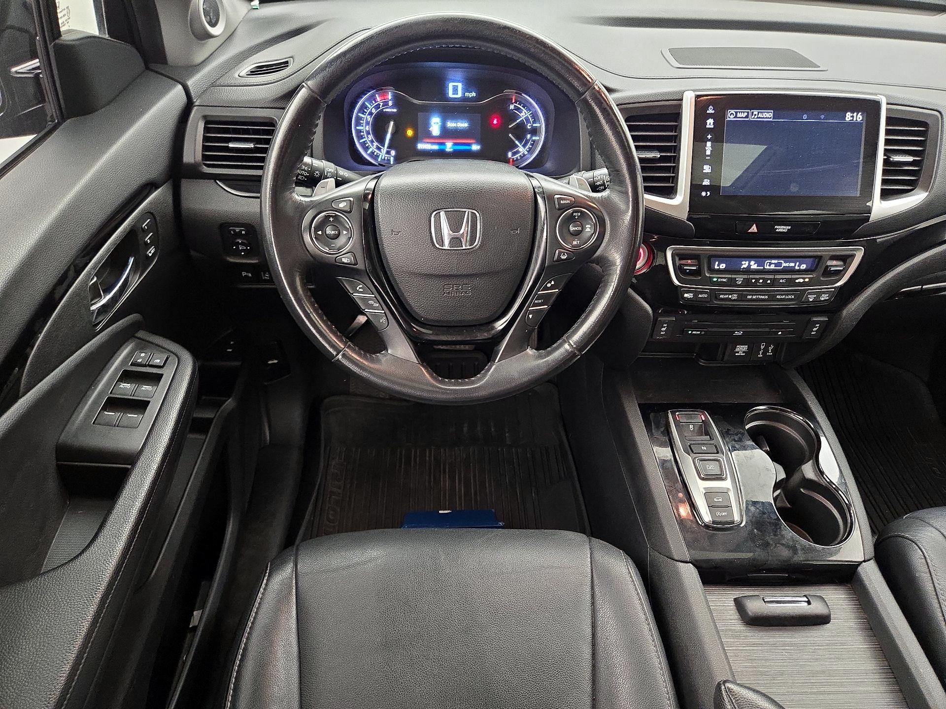 Thumbnail: 2017 Honda Pilot - 10