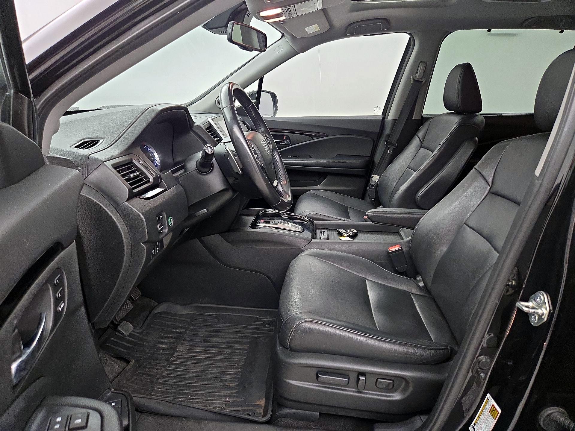 Thumbnail: 2017 Honda Pilot - 11