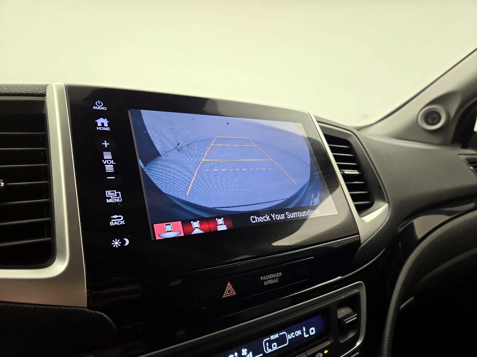 Thumbnail: 2017 Honda Pilot - 15