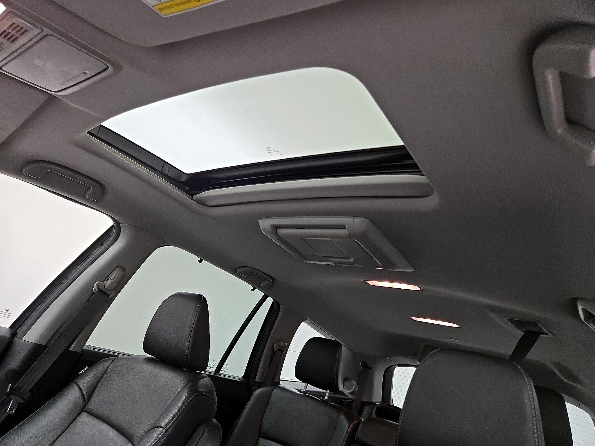 Thumbnail: 2017 Honda Pilot - 20