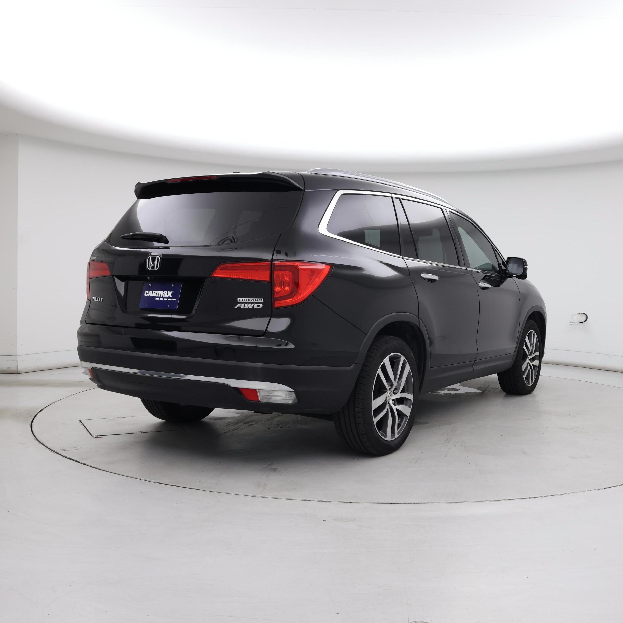 Thumbnail: 2017 Honda Pilot - 8