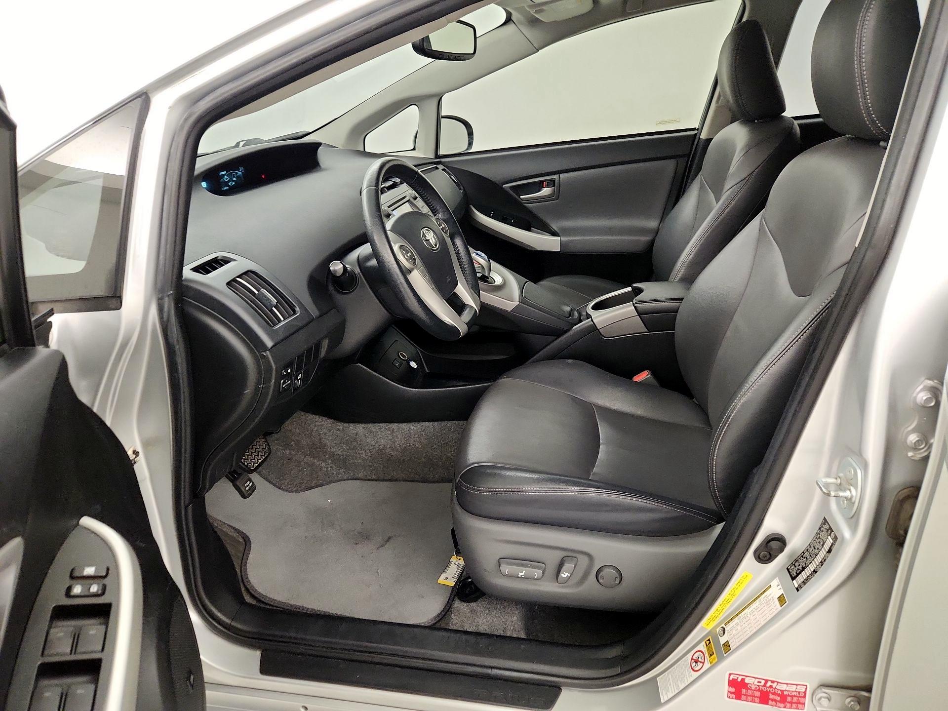 Thumbnail: 2015 Toyota Prius - 11
