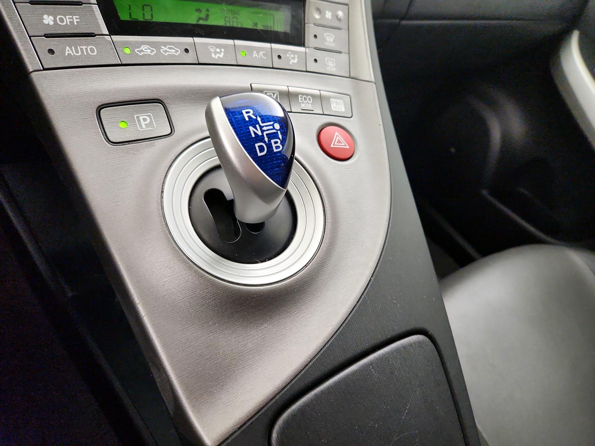 Thumbnail: 2015 Toyota Prius - 17