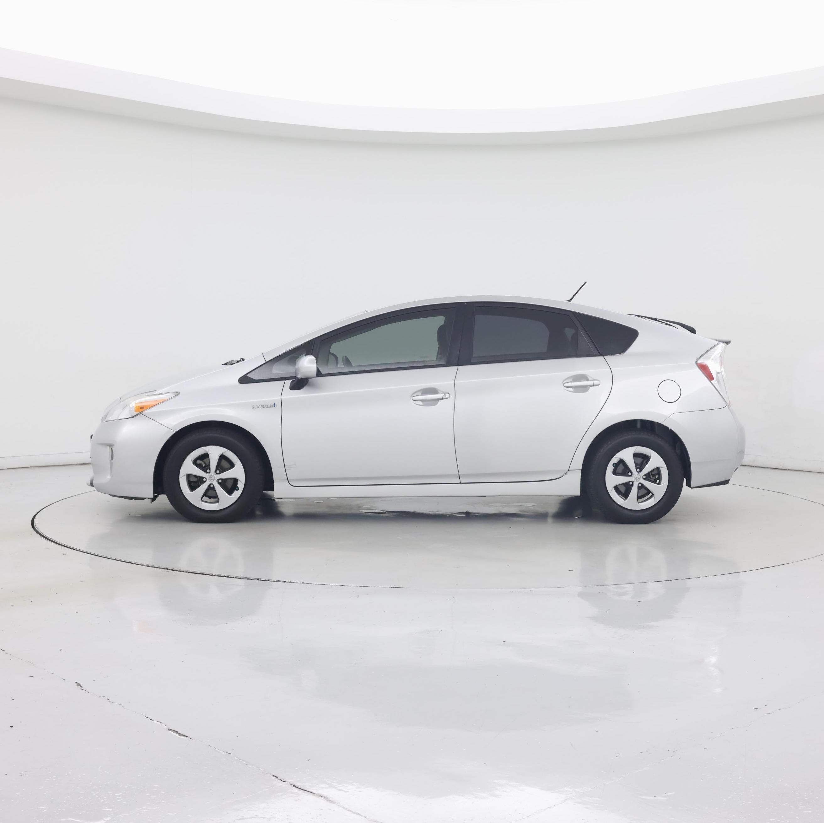 Thumbnail: 2015 Toyota Prius - 3