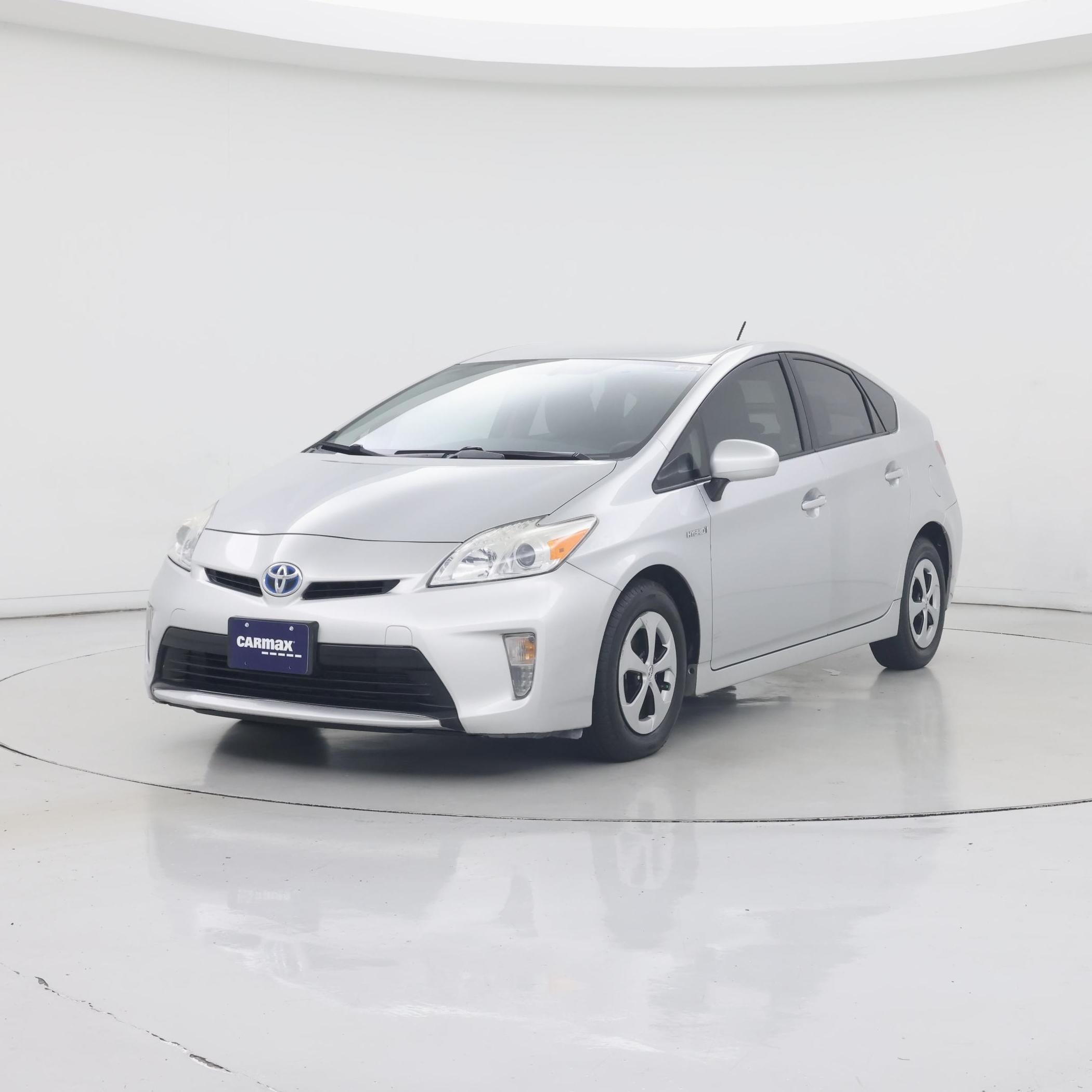 Thumbnail: 2015 Toyota Prius - 4