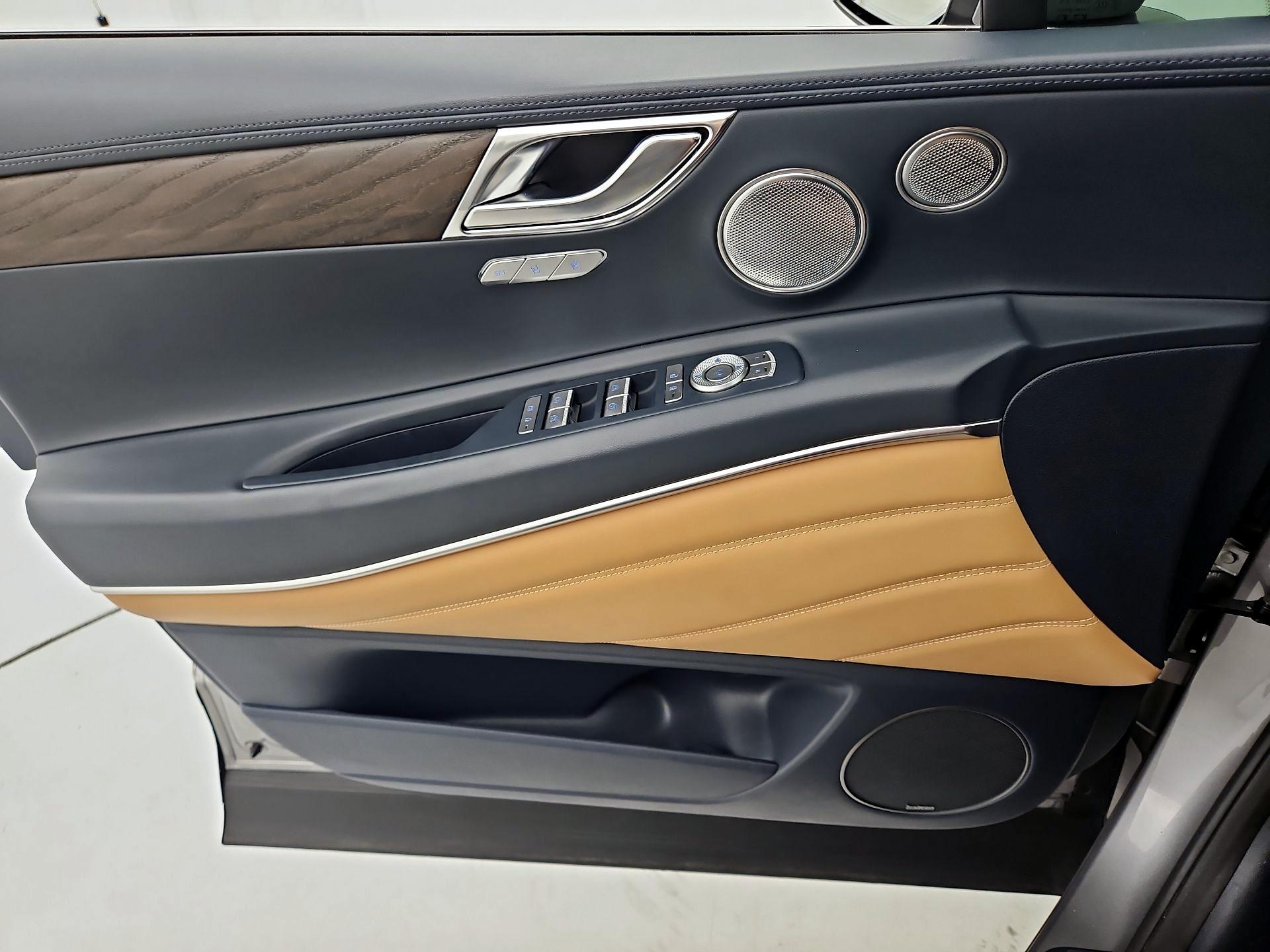 Thumbnail: 2023 Genesis GV80 - 12