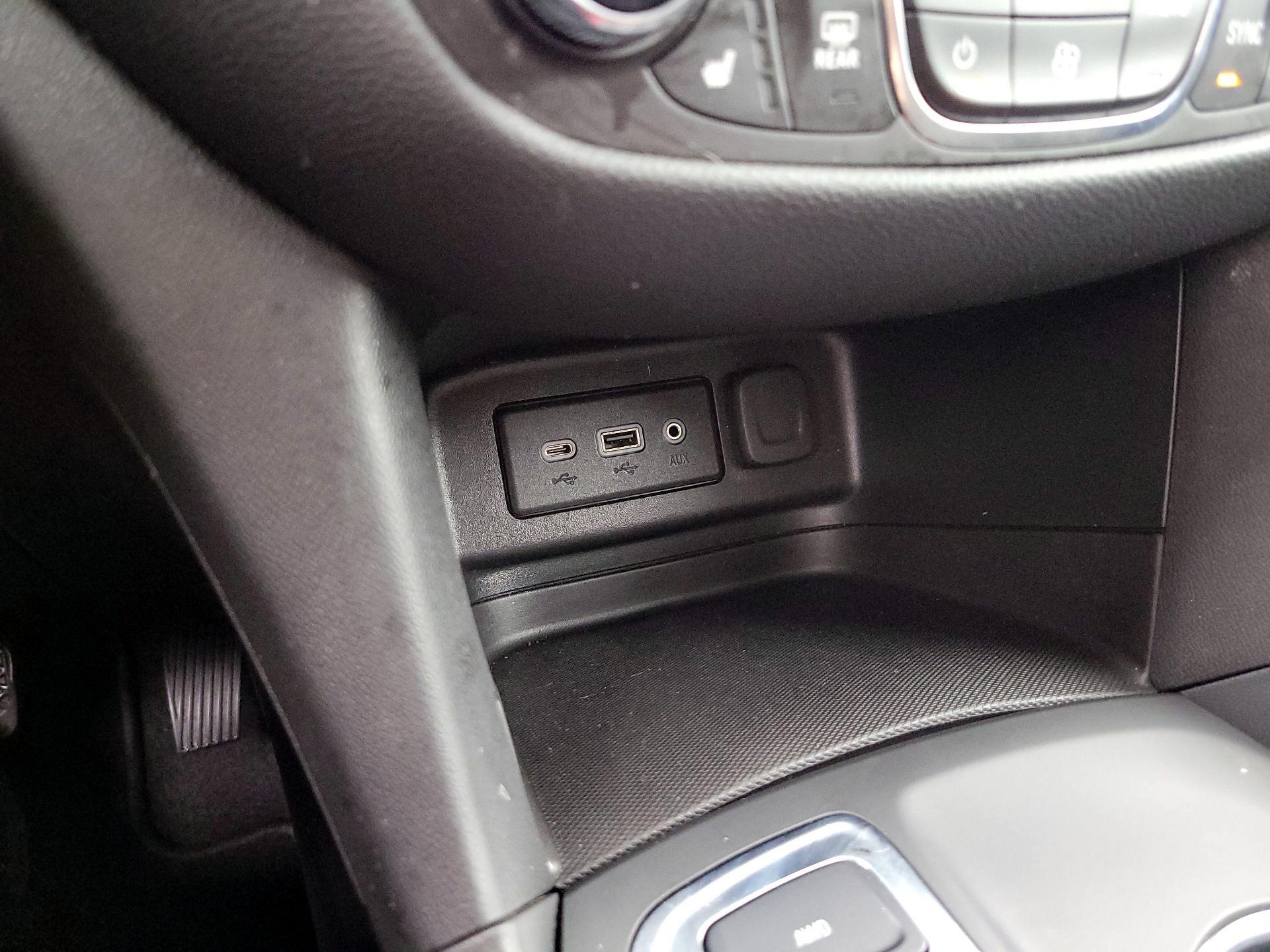 Thumbnail: 2021 Chevrolet Equinox - 19