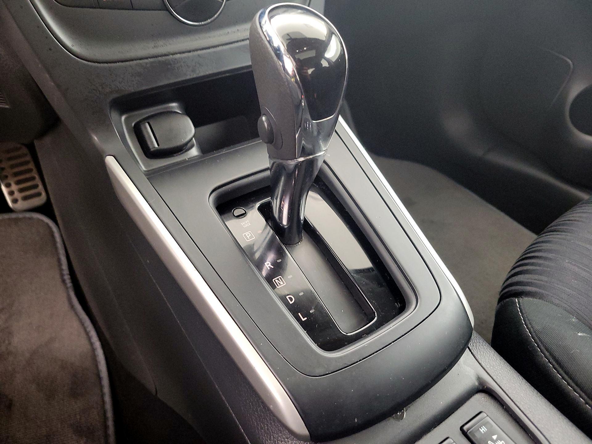 Thumbnail: 2019 Nissan Sentra - 17