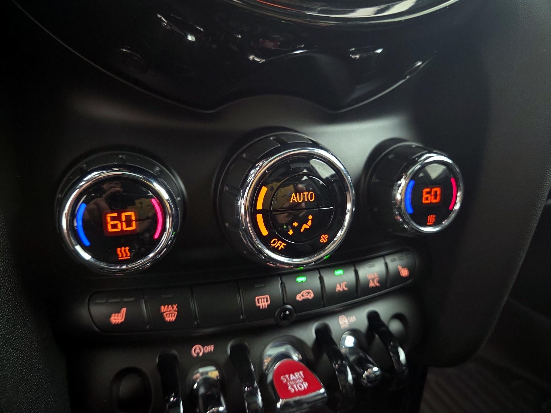 Thumbnail: 2019 MINI Cooper Hardtop - 16