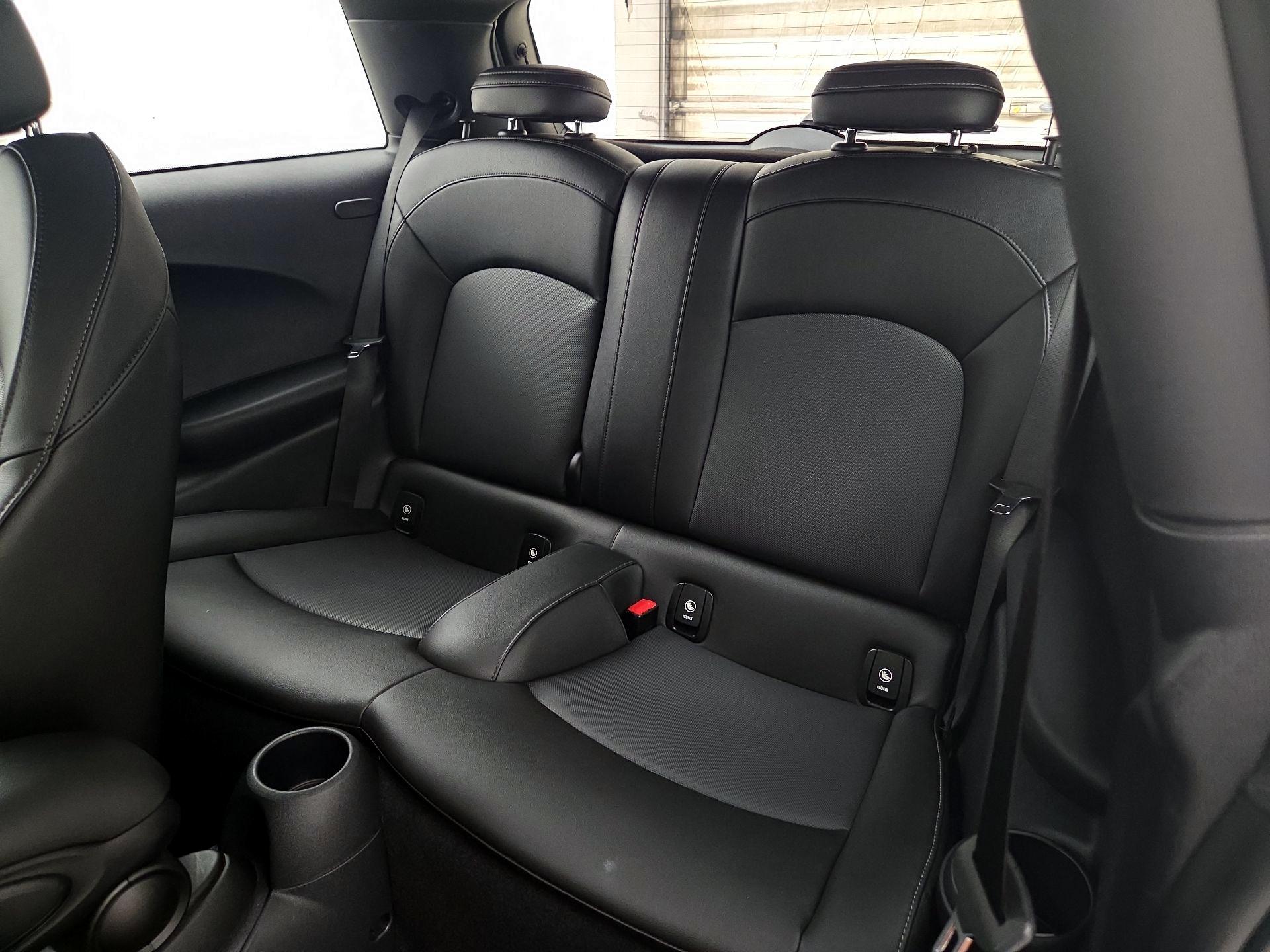 Thumbnail: 2019 MINI Cooper Hardtop - 19