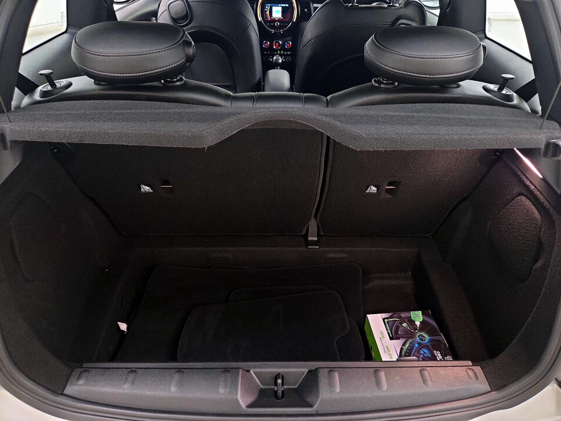 Thumbnail: 2019 MINI Cooper Hardtop - 20