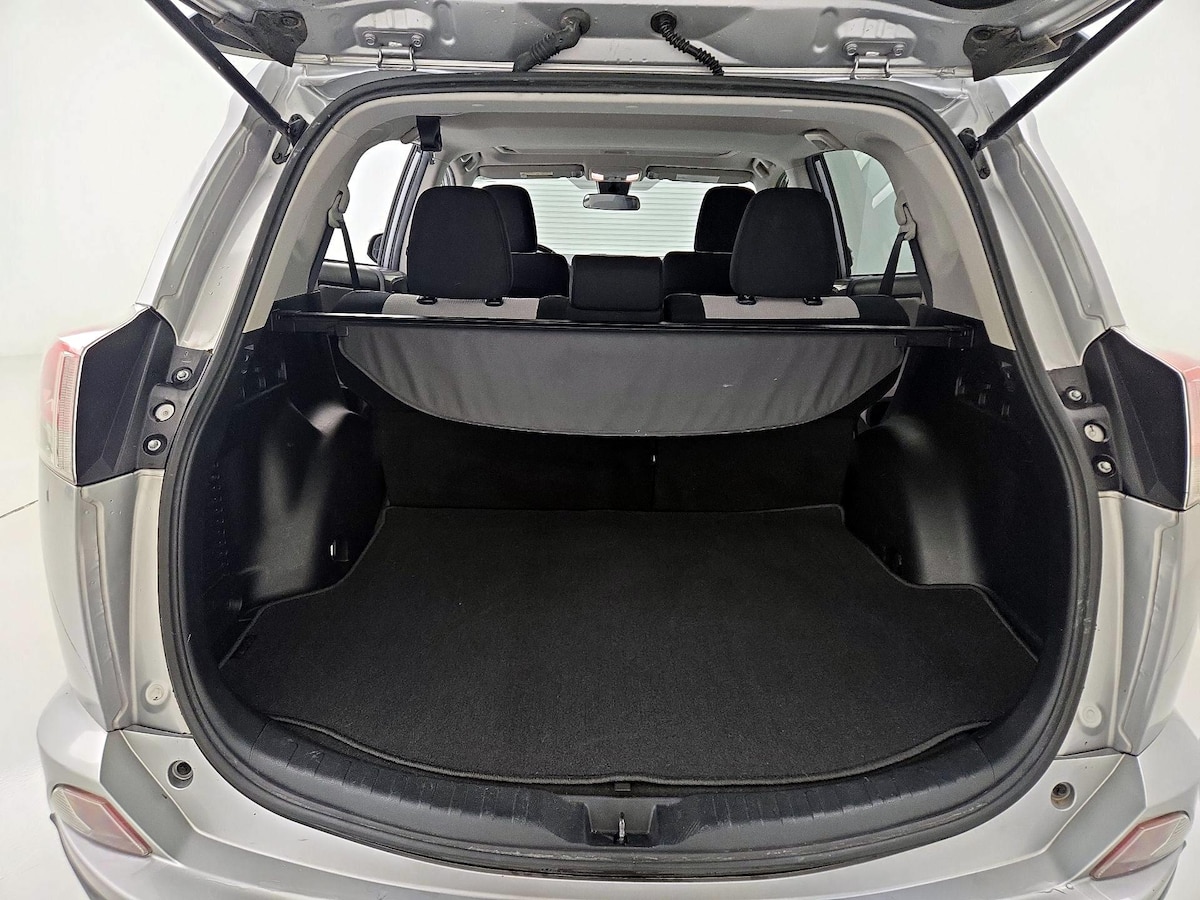 Trunk/Cargo (Seats Up)