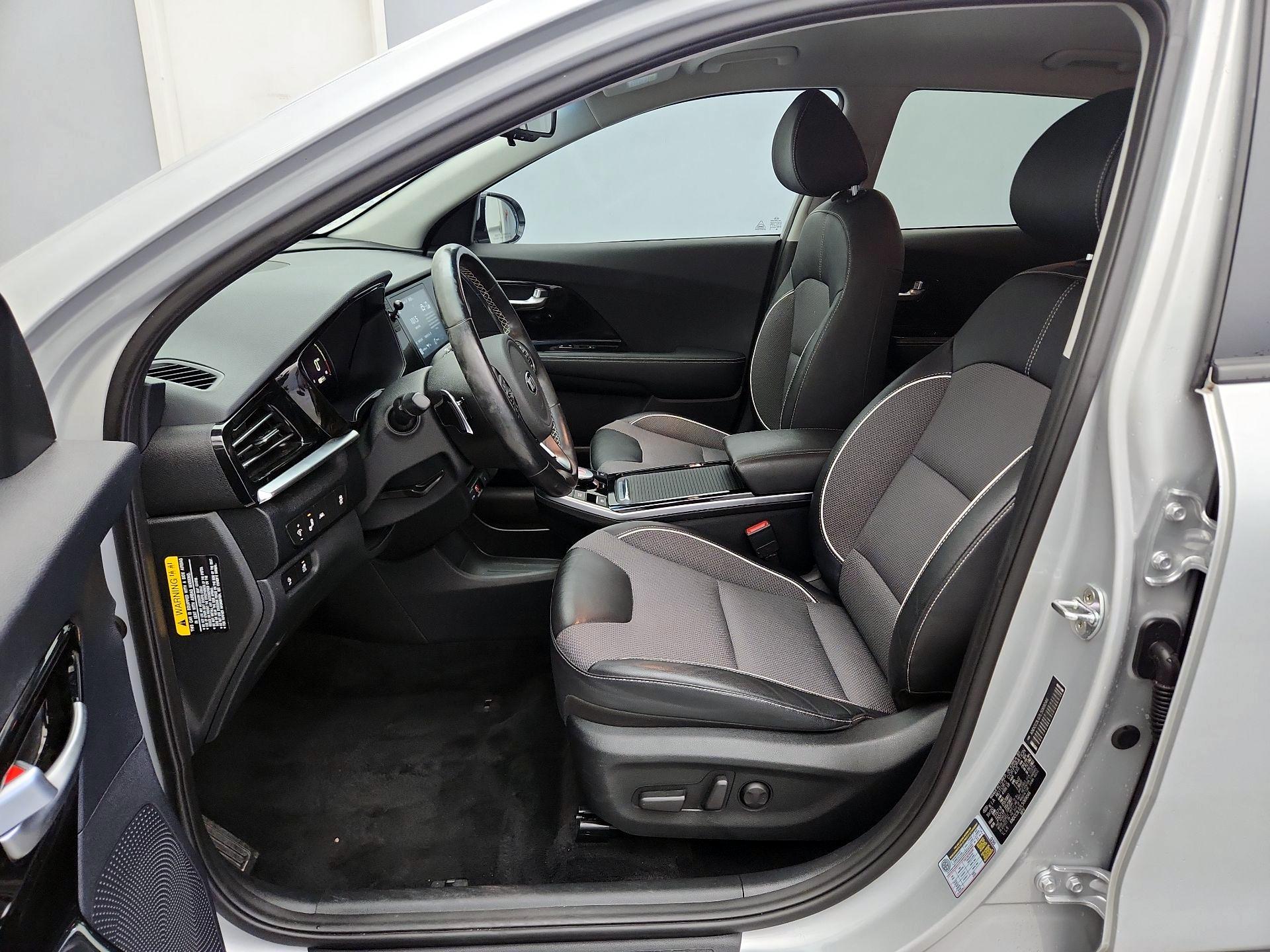 Thumbnail: 2020 Kia Niro - 11