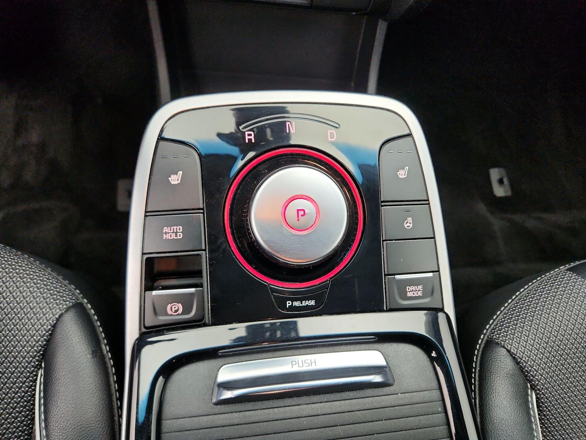 Thumbnail: 2020 Kia Niro - 17