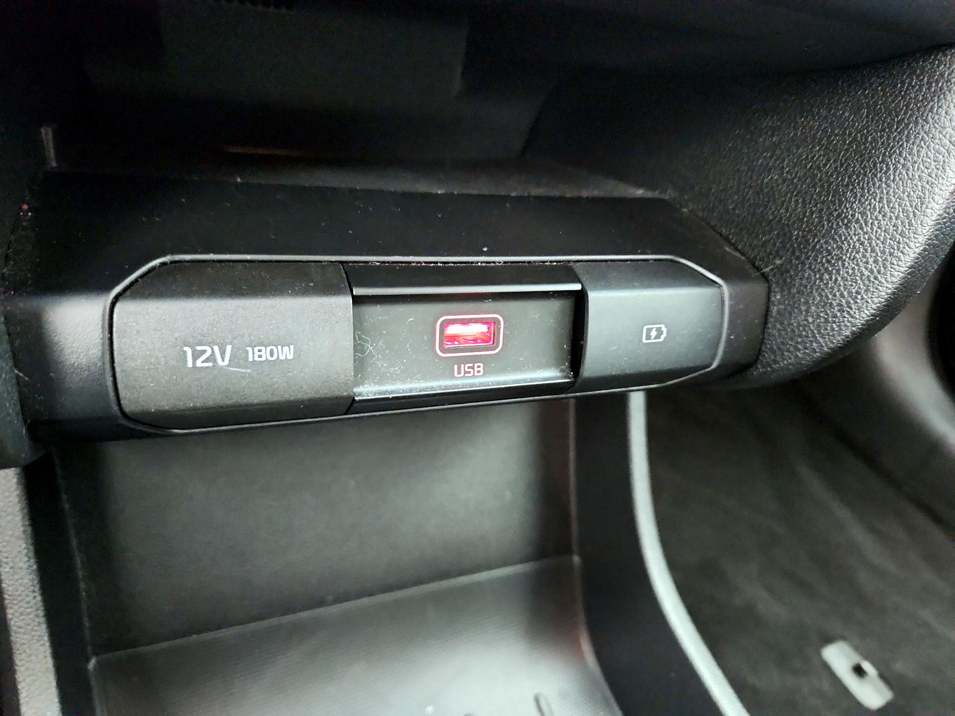 Thumbnail: 2020 Kia Niro - 18