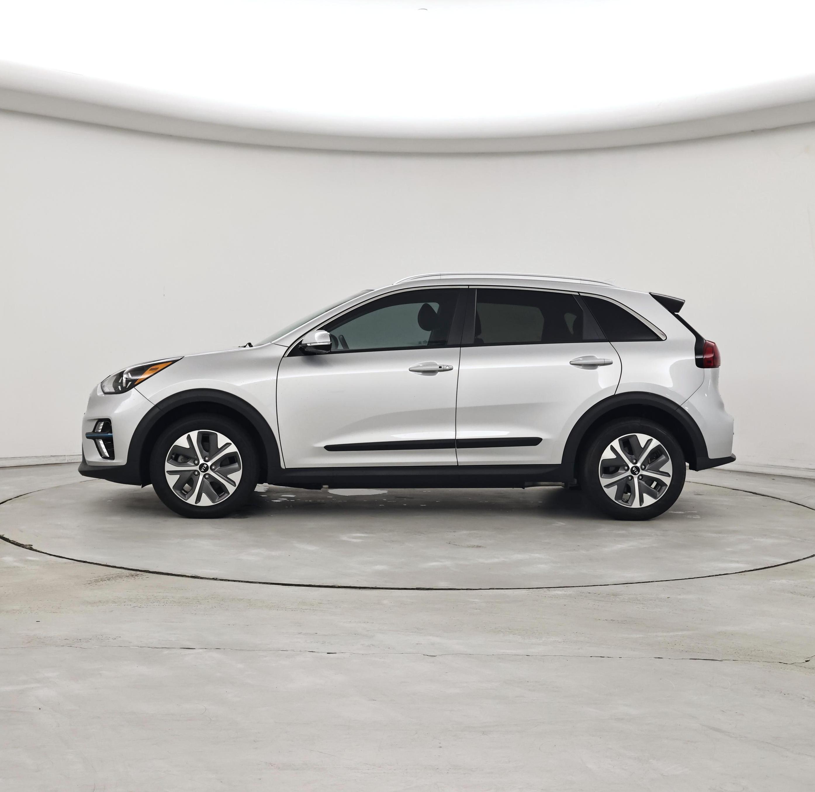 Thumbnail: 2020 Kia Niro - 3