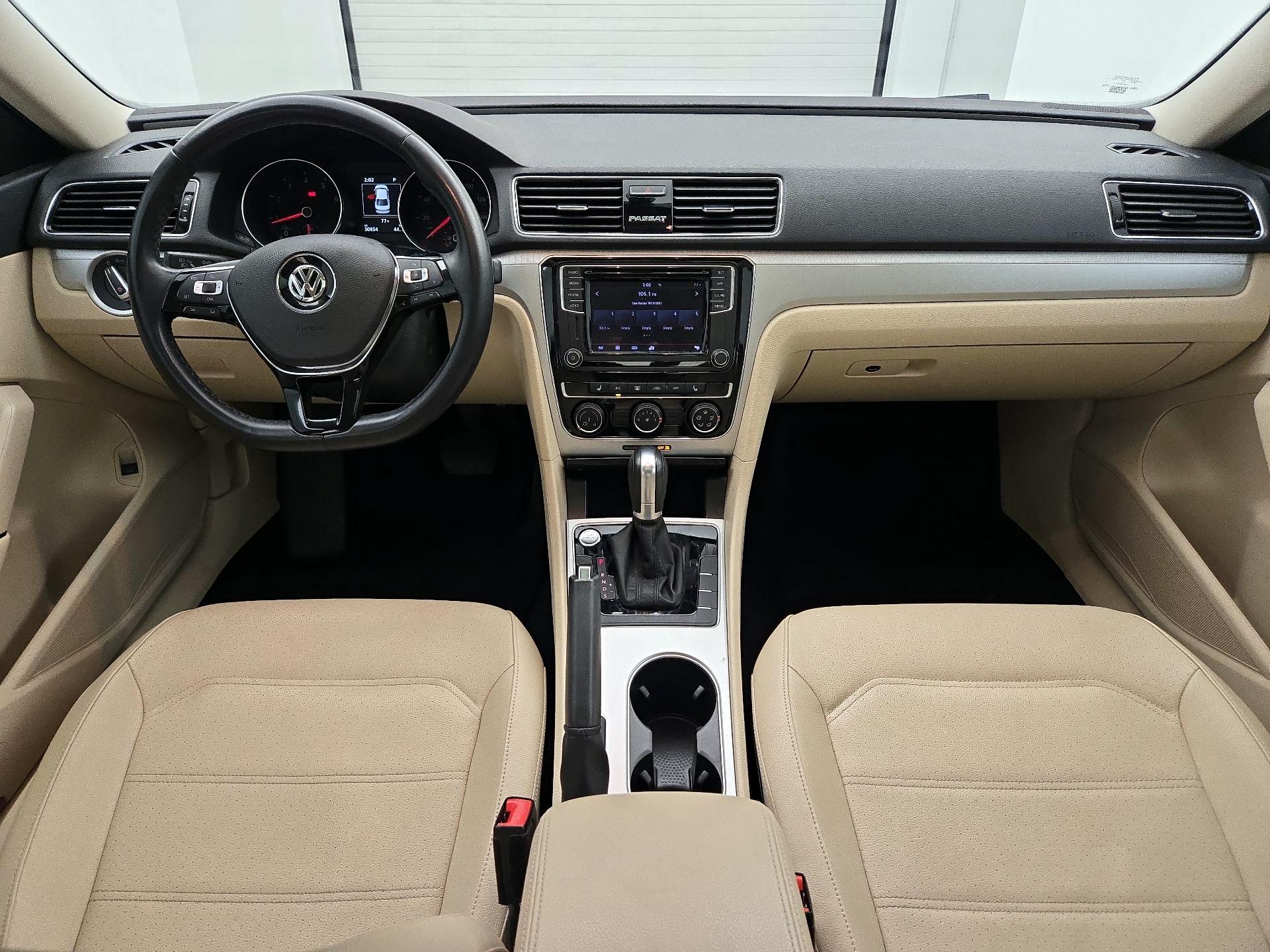 Thumbnail: 2019 Volkswagen Passat - 9