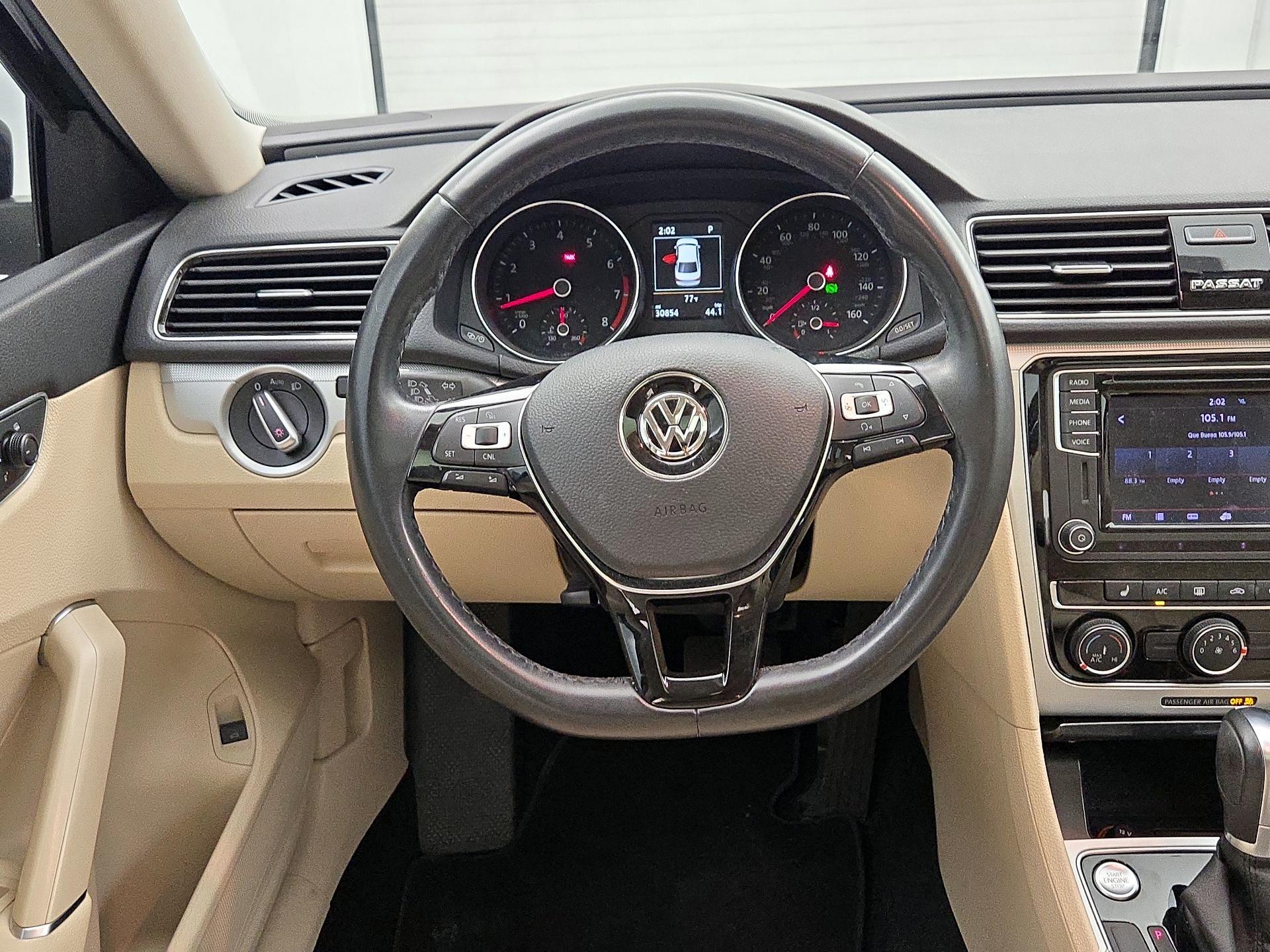 Thumbnail: 2019 Volkswagen Passat - 10