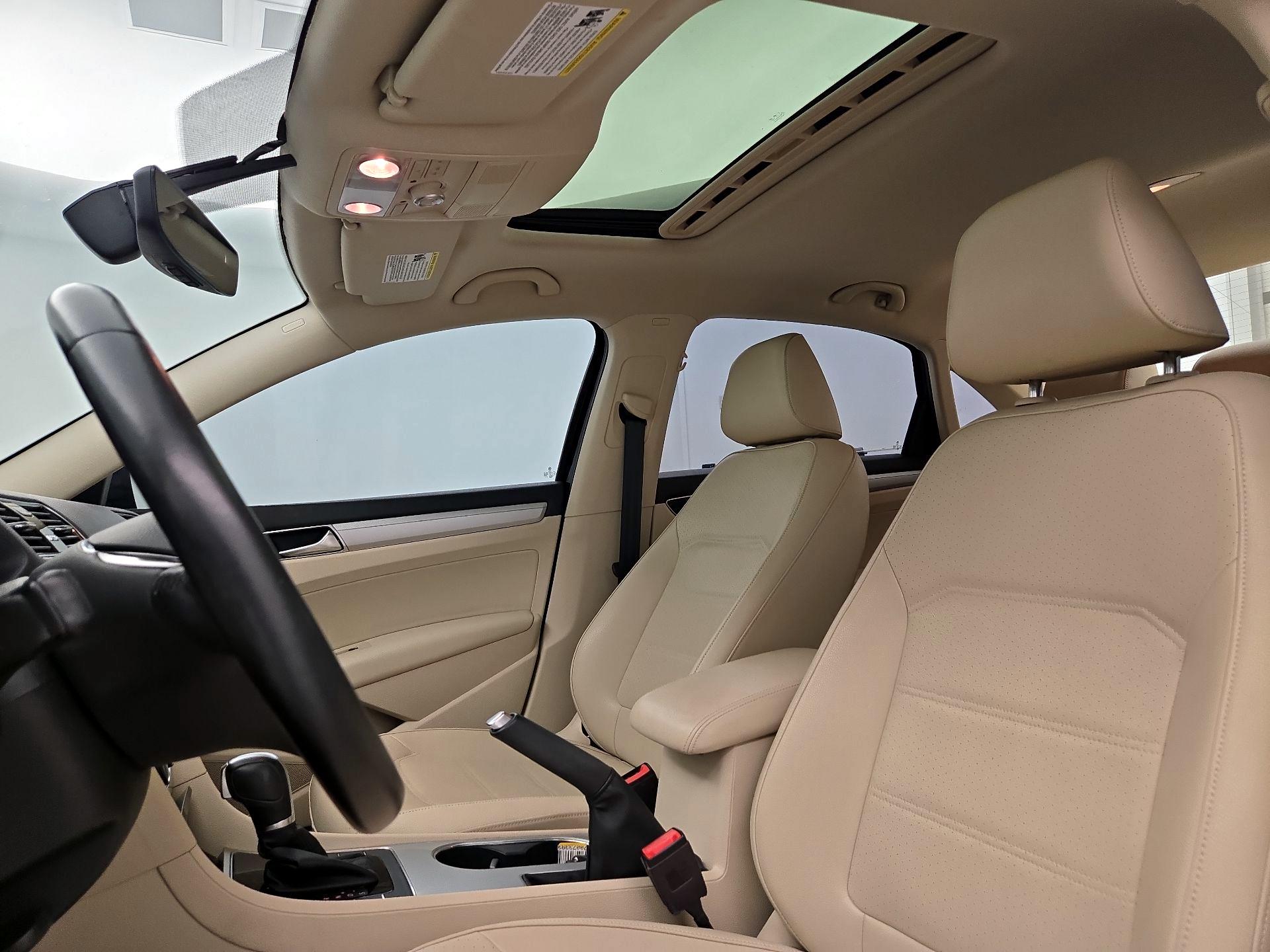 Thumbnail: 2019 Volkswagen Passat - 19