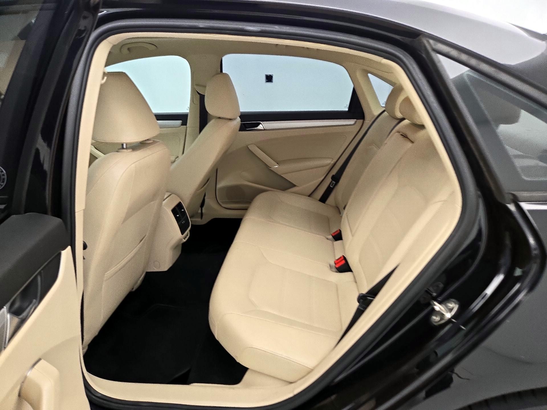 Thumbnail: 2019 Volkswagen Passat - 20