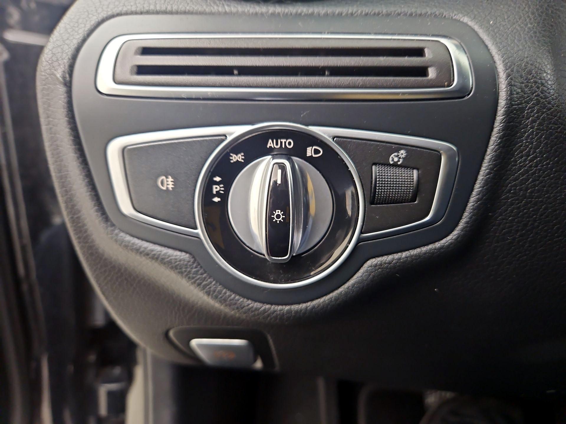 Thumbnail: 2015 Mercedes-Benz C-Class - 13