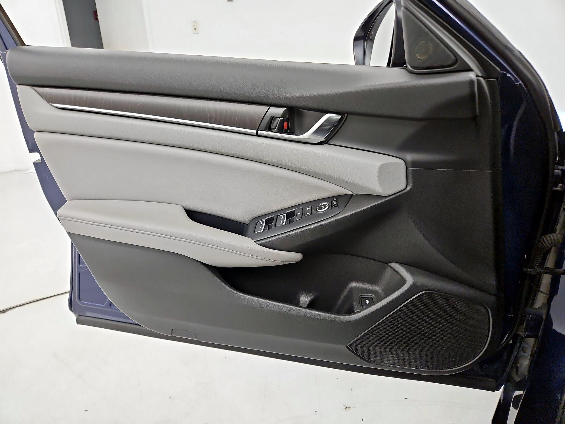 Thumbnail: 2019 Honda Accord - 12