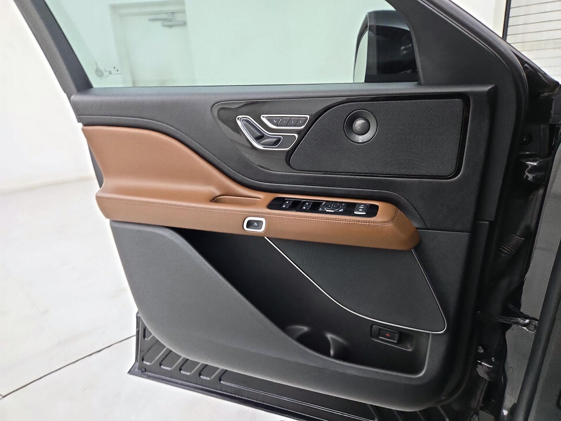 Thumbnail: 2024 Lincoln Aviator - 10