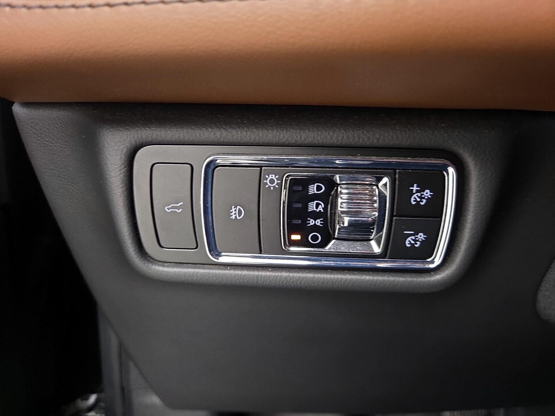 Thumbnail: 2024 Lincoln Aviator - 11