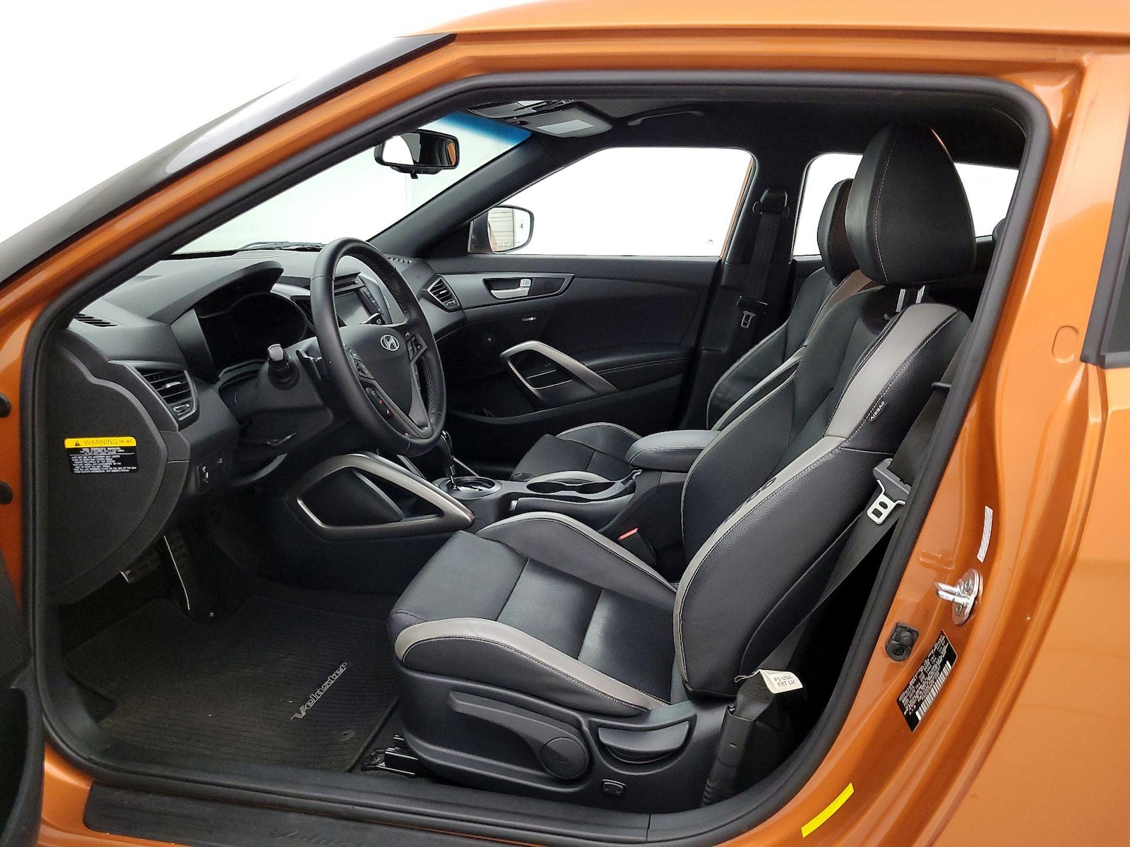 2016 Hyundai Veloster - Photo 12