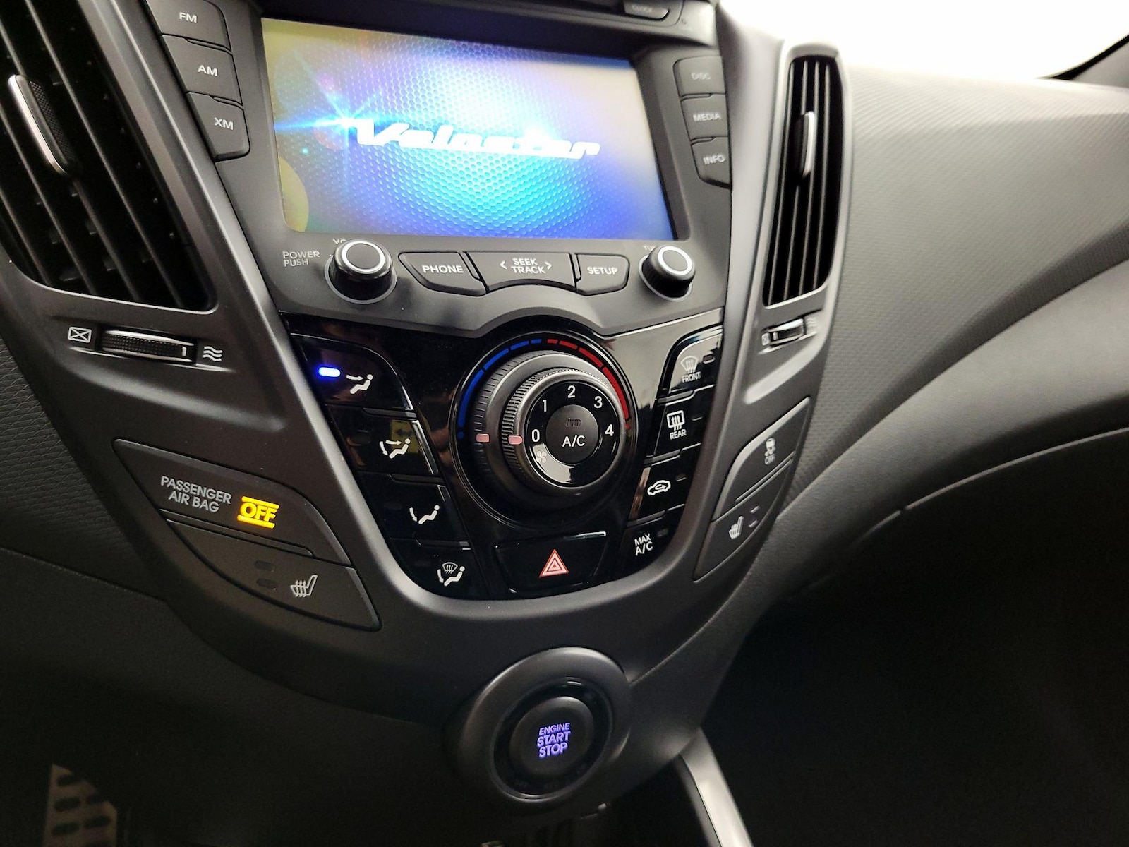 2016 Hyundai Veloster - Photo 17