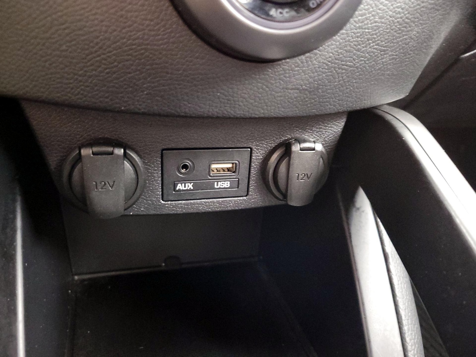 2016 Hyundai Veloster - Photo 19